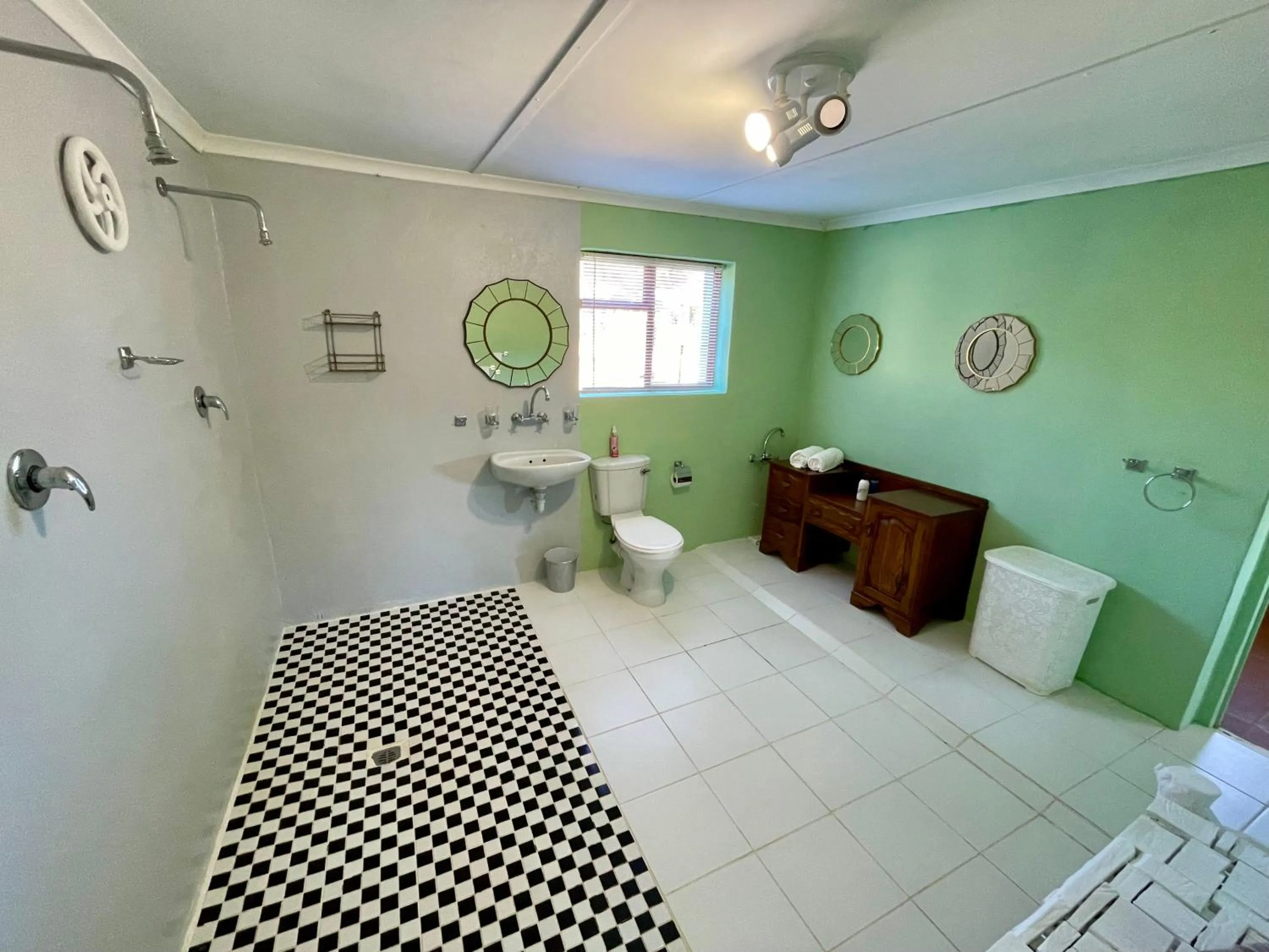 Bathroom in Blue Cow Barn - Boutique Farm