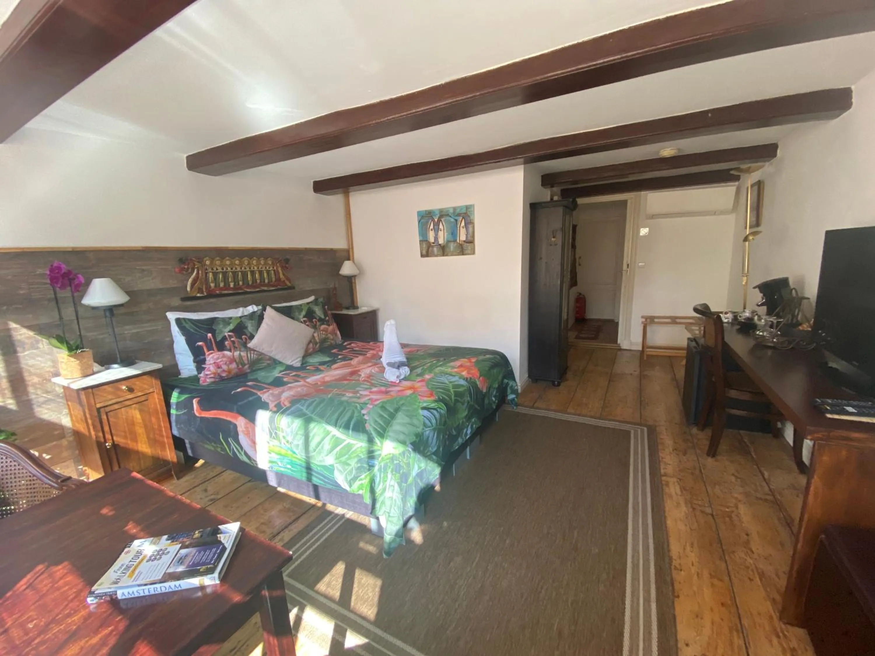 Bedroom in Amsterdam Barangay