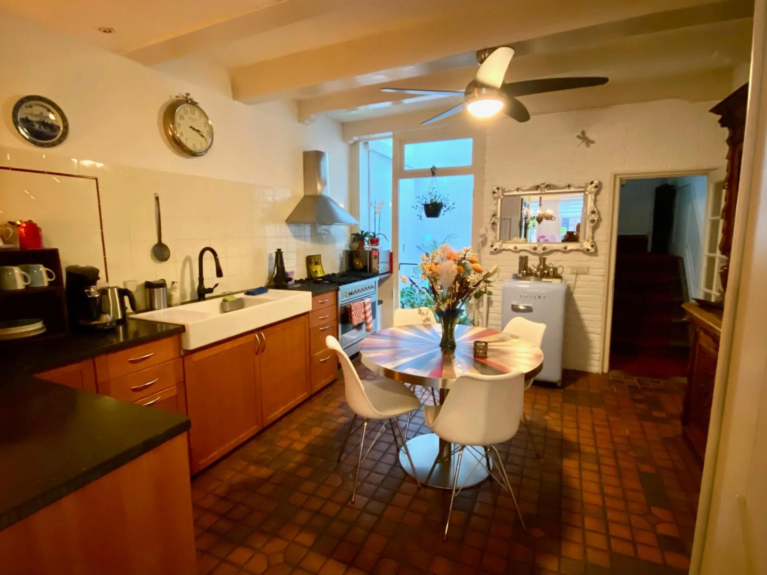 Coffee/tea facilities in Amsterdam Barangay