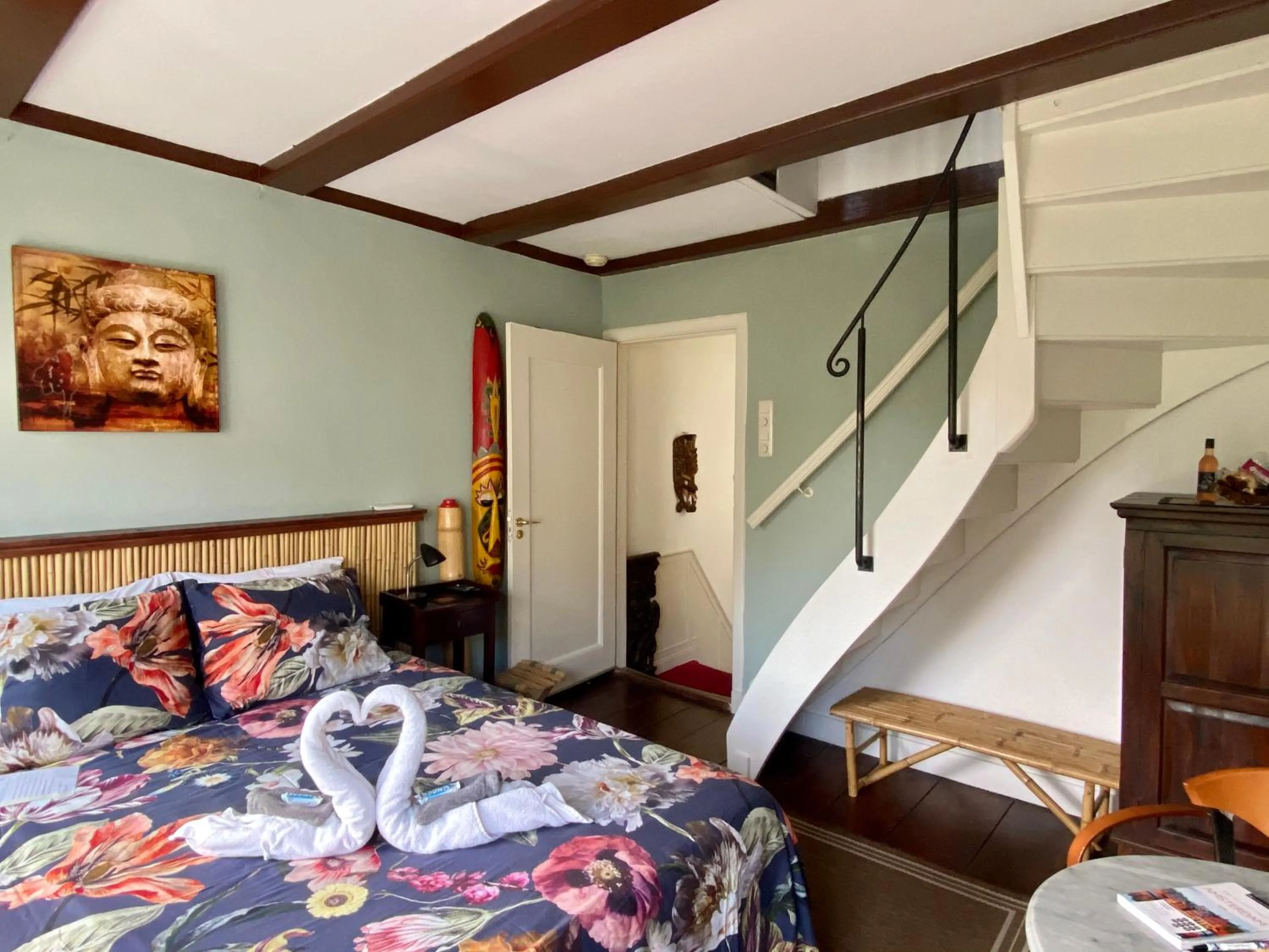 Bed in Amsterdam Barangay