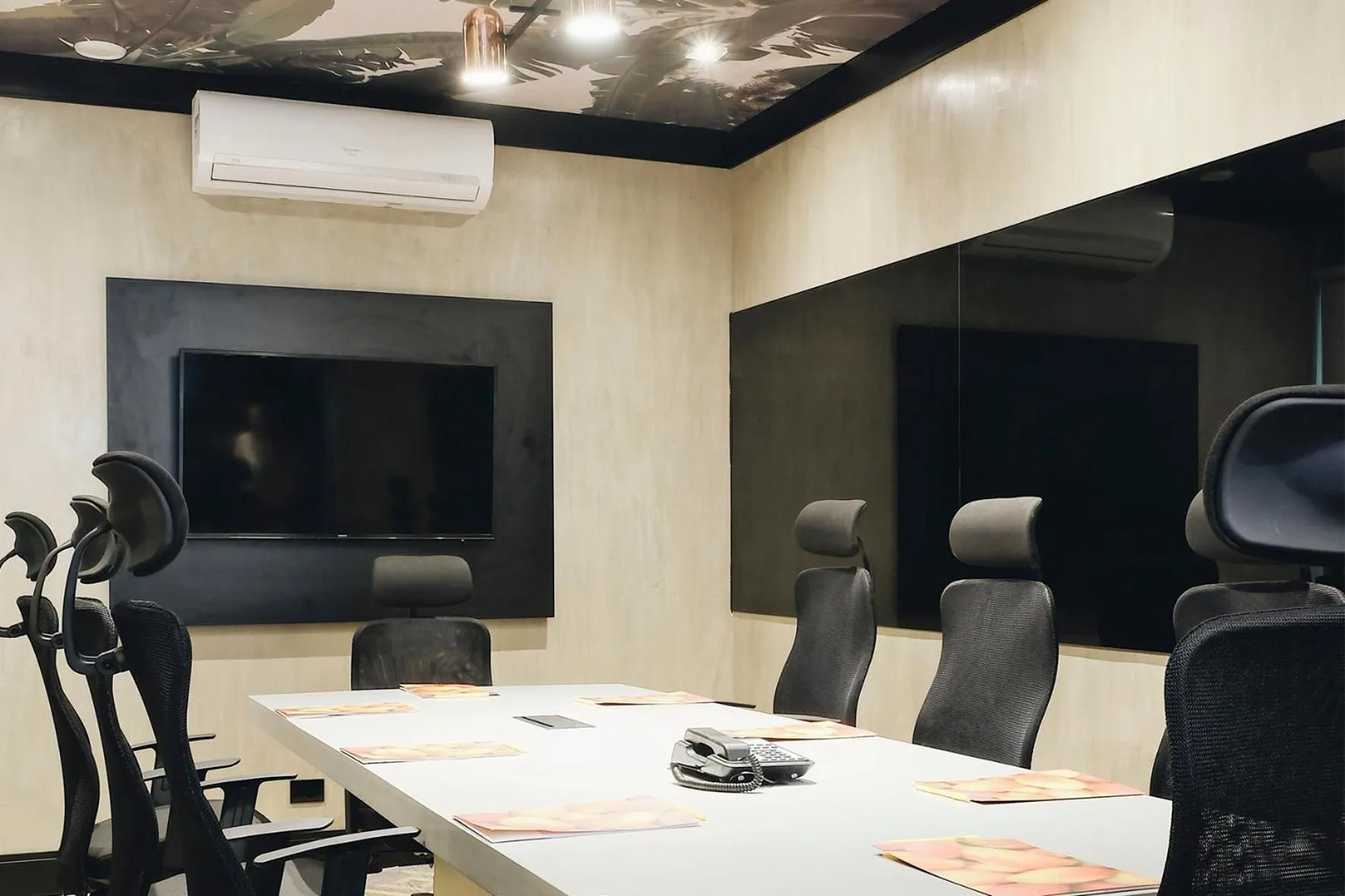 Meeting/conference room in Yoo2 Rio de Janeiro, Tapestry Collection by Hilton