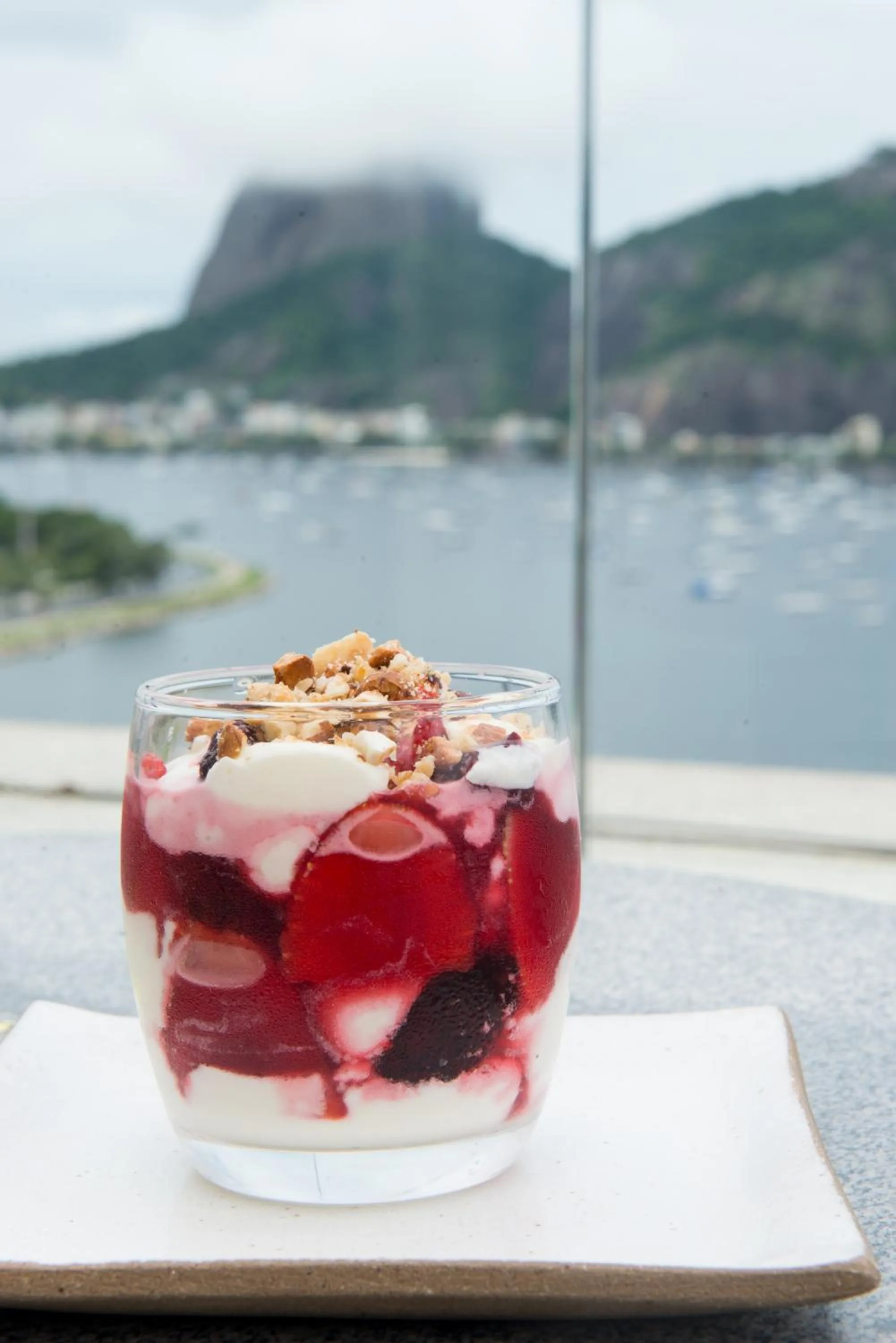 Food and drinks in Yoo2 Rio de Janeiro, Tapestry Collection by Hilton