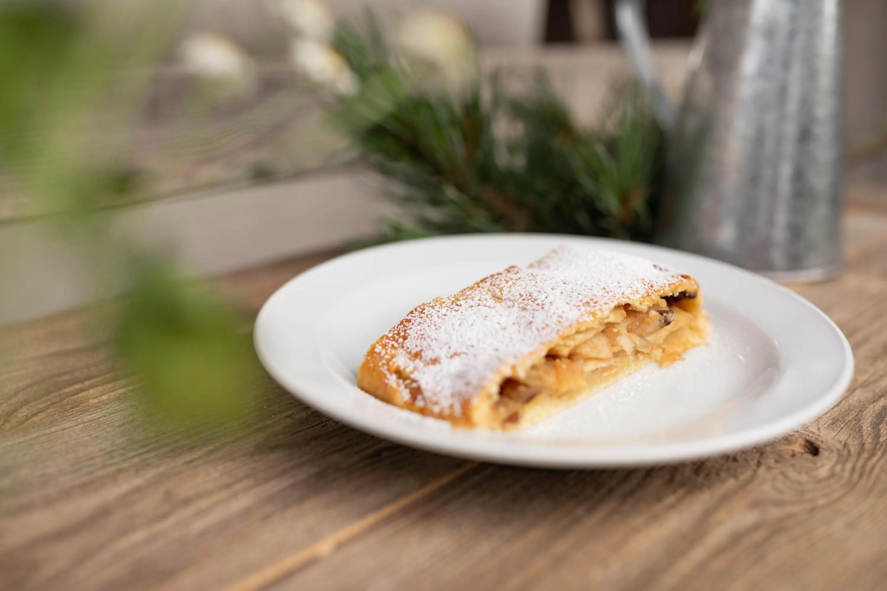 Restaurant/places to eat in Berghotel zum Zirm