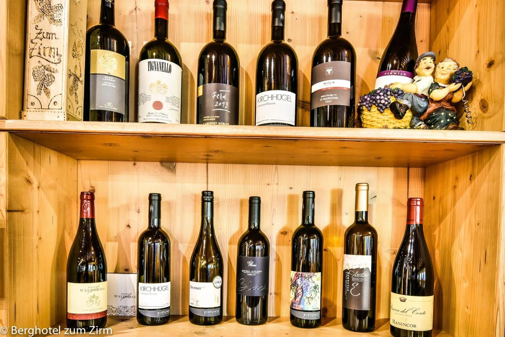 Lounge or bar in Berghotel zum Zirm