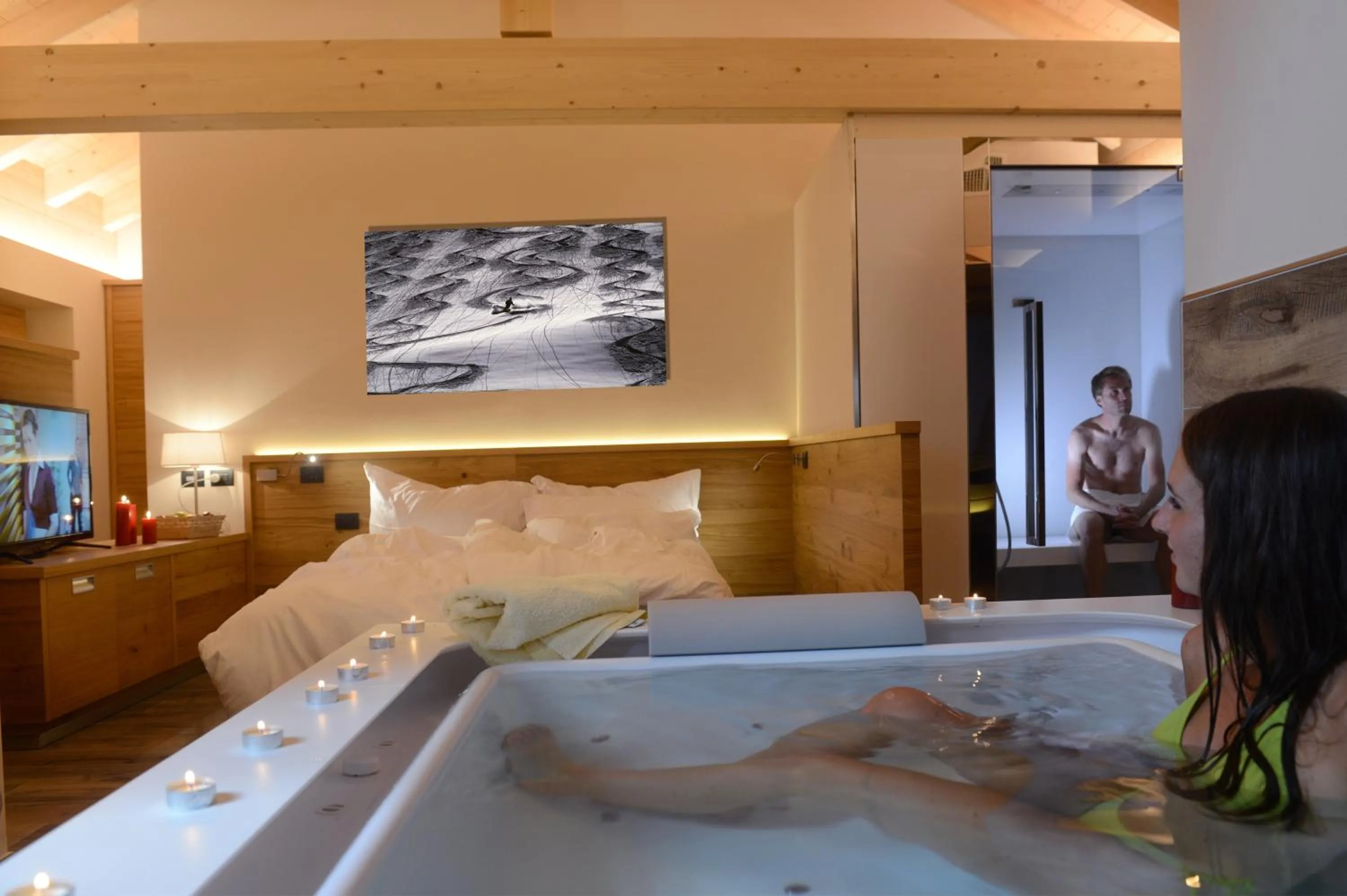 Hot Tub, Bed in Vidor Resort