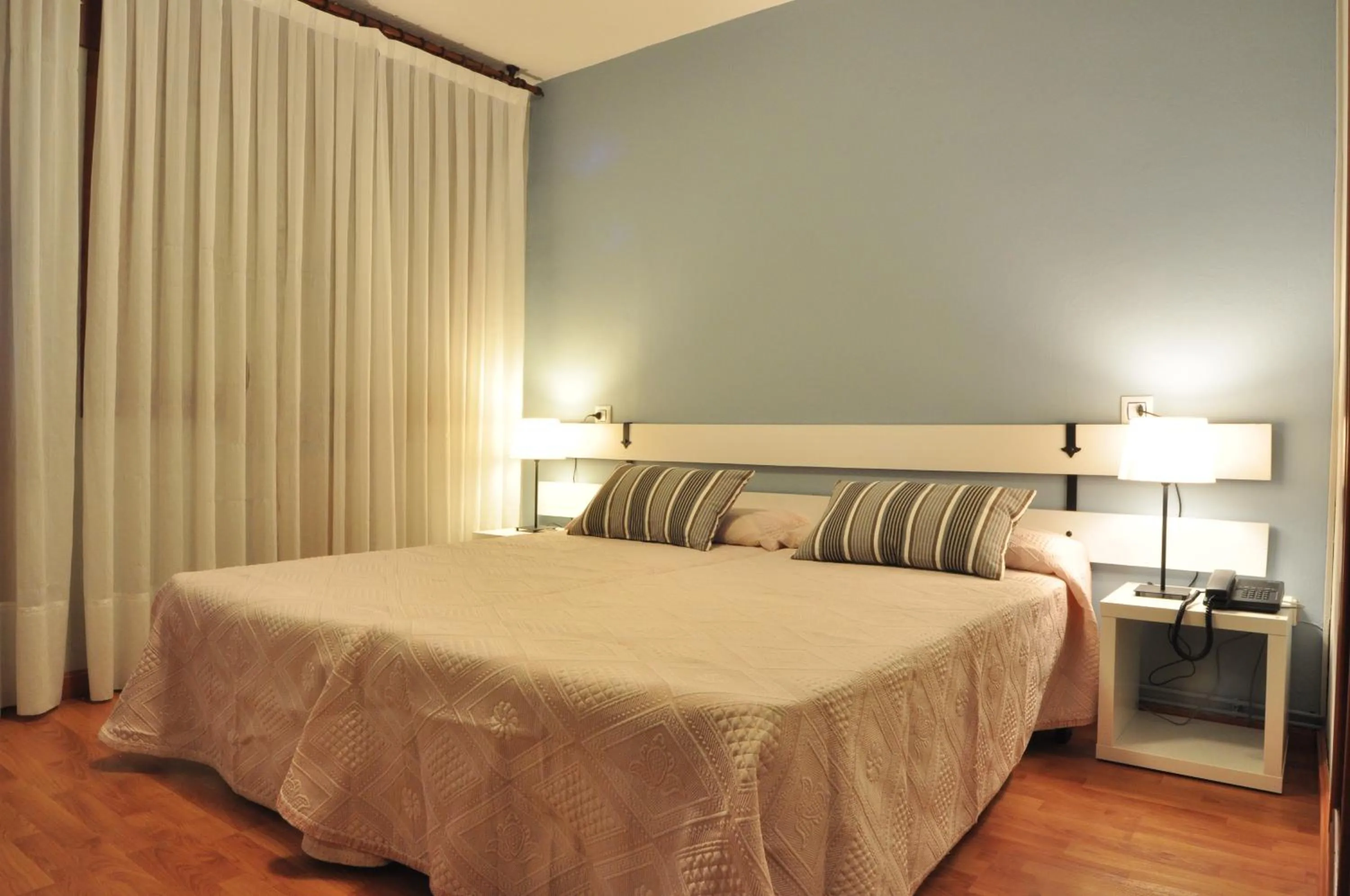 Photo of the whole room, Bed in Hostal Europa