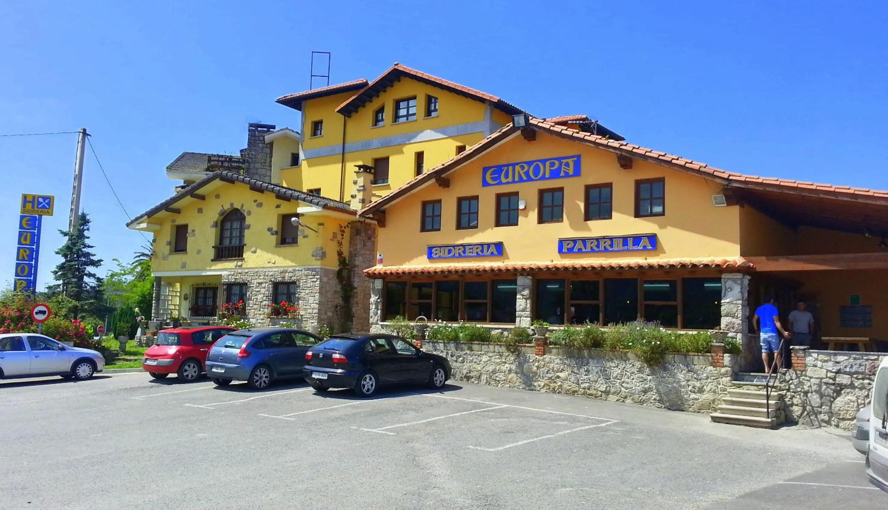 Property building in Hostal Europa