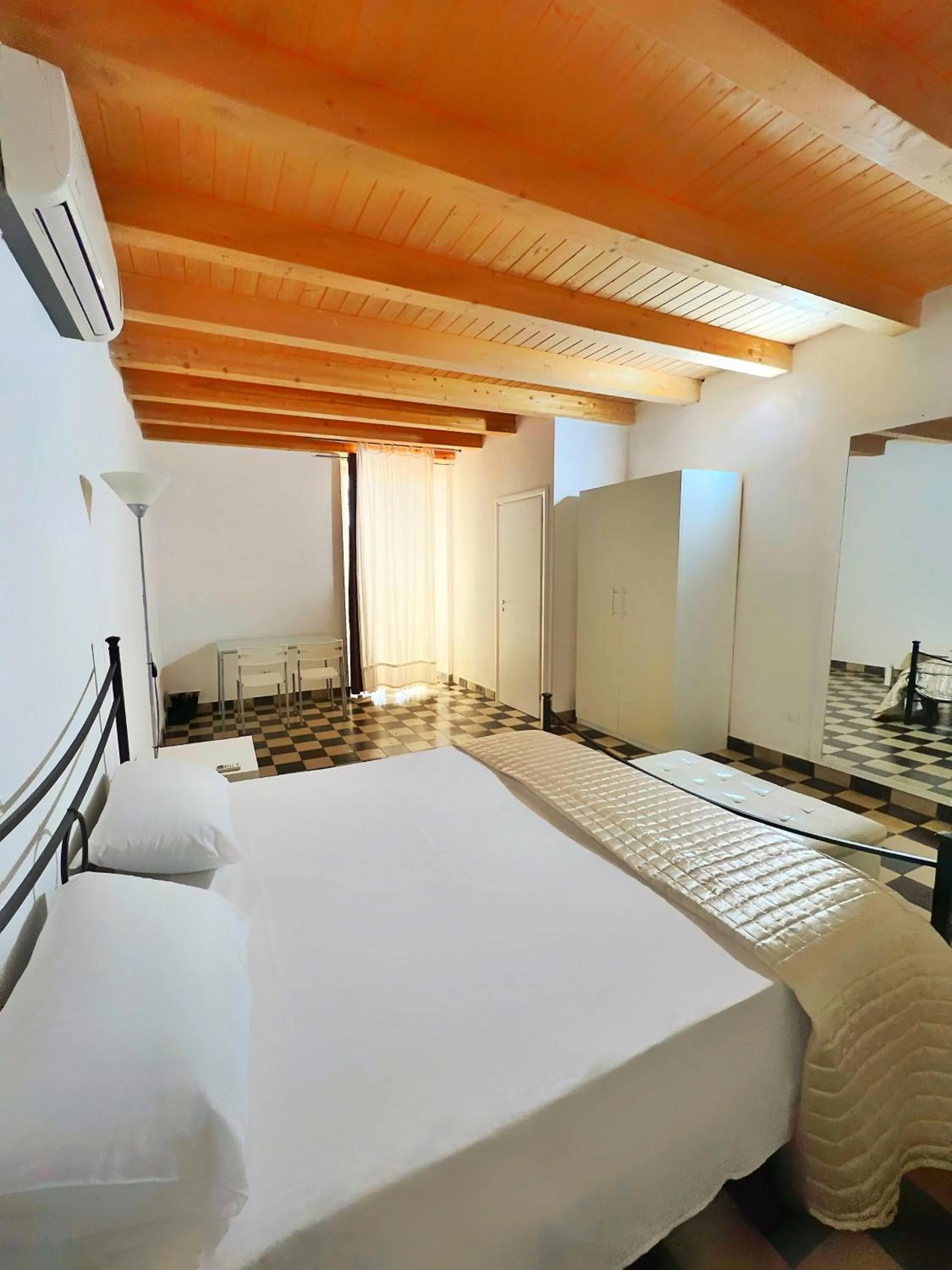 Bed in Pantalica Rooms Affittacamere Sortino Siracusa