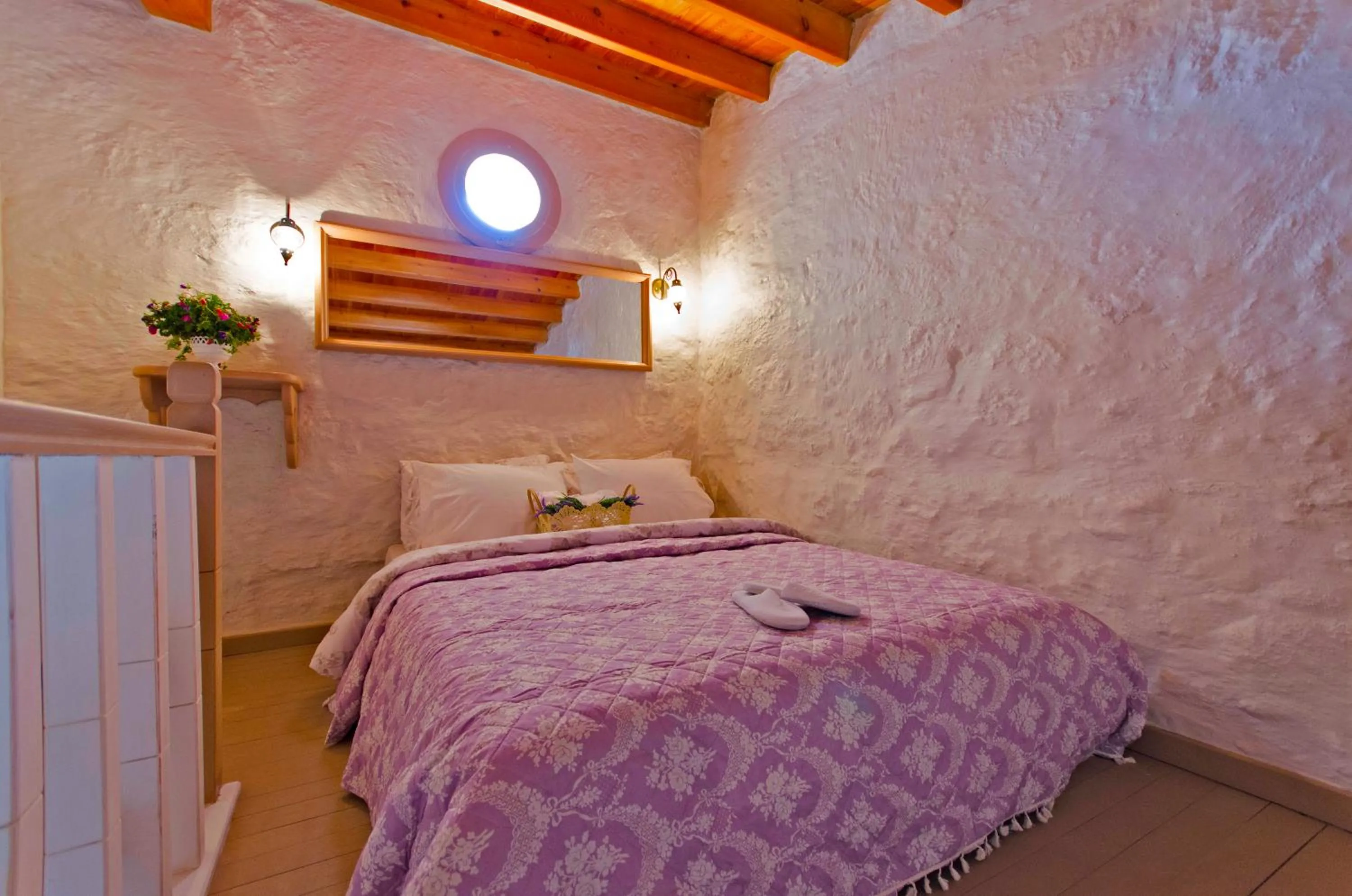 Bedroom, Bed in Lilyum Alaçatı - Taş Ev