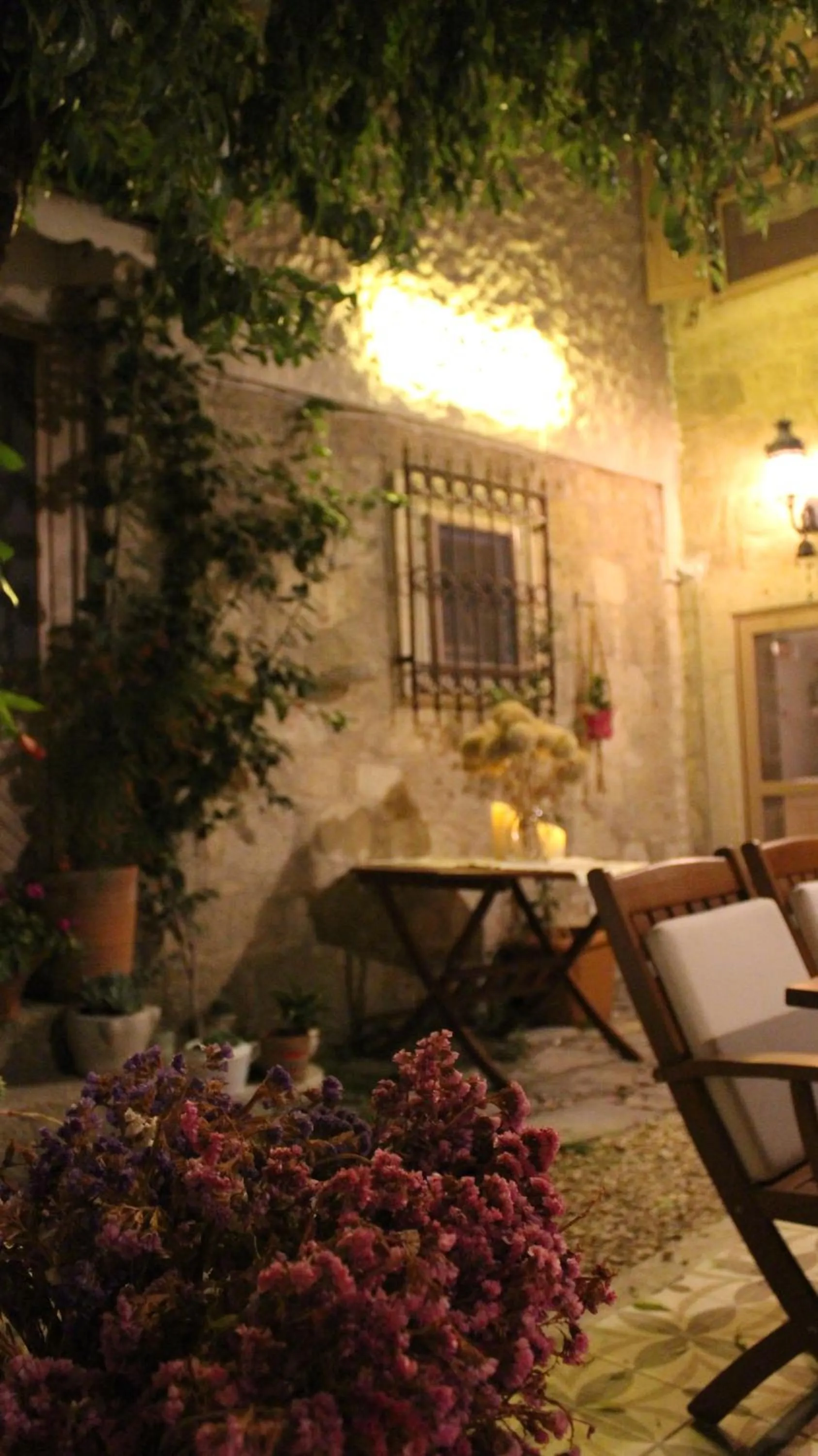 Garden in Lilyum Alaçatı - Taş Ev