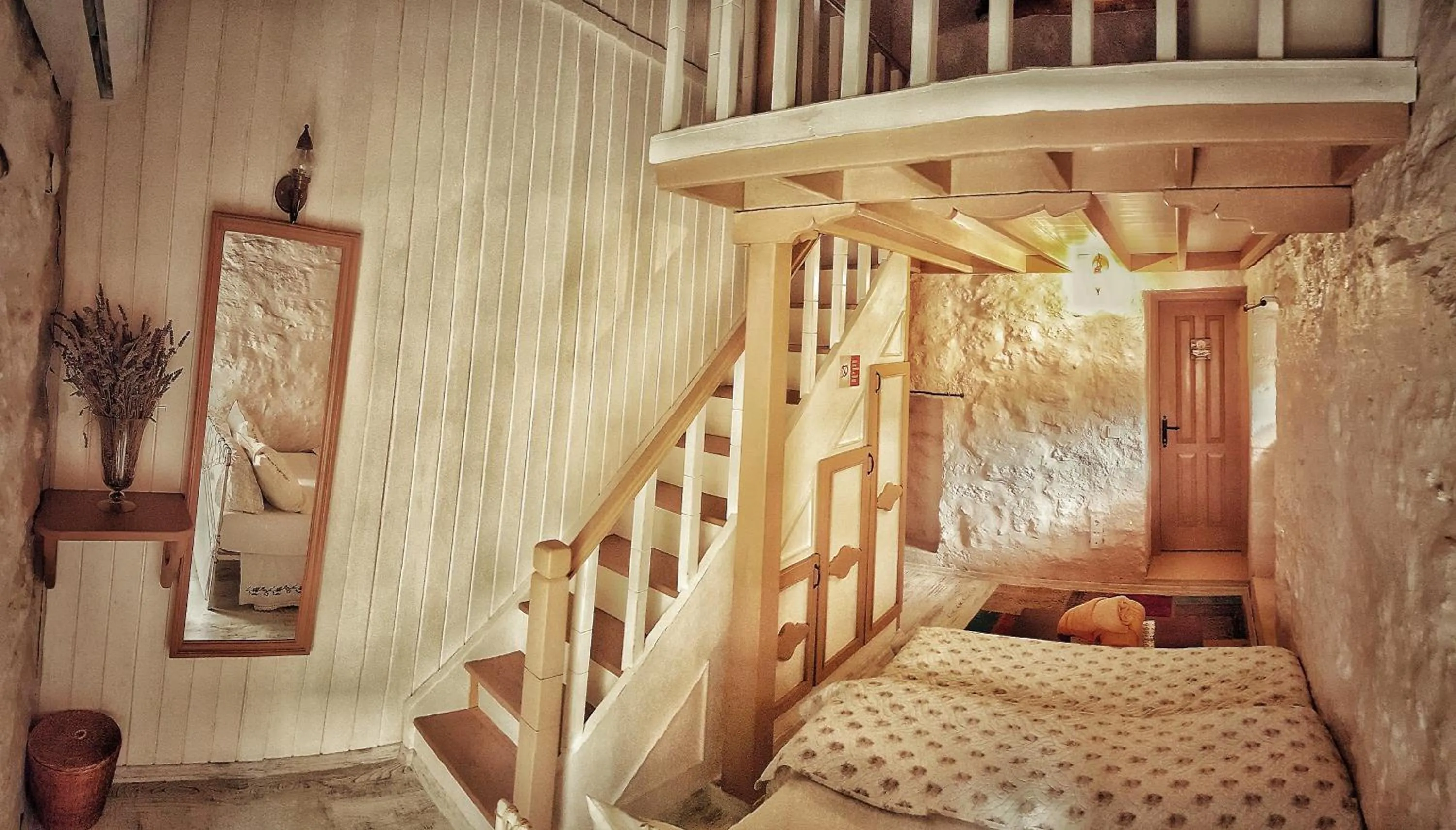 Bed in Lilyum Alaçatı - Taş Ev