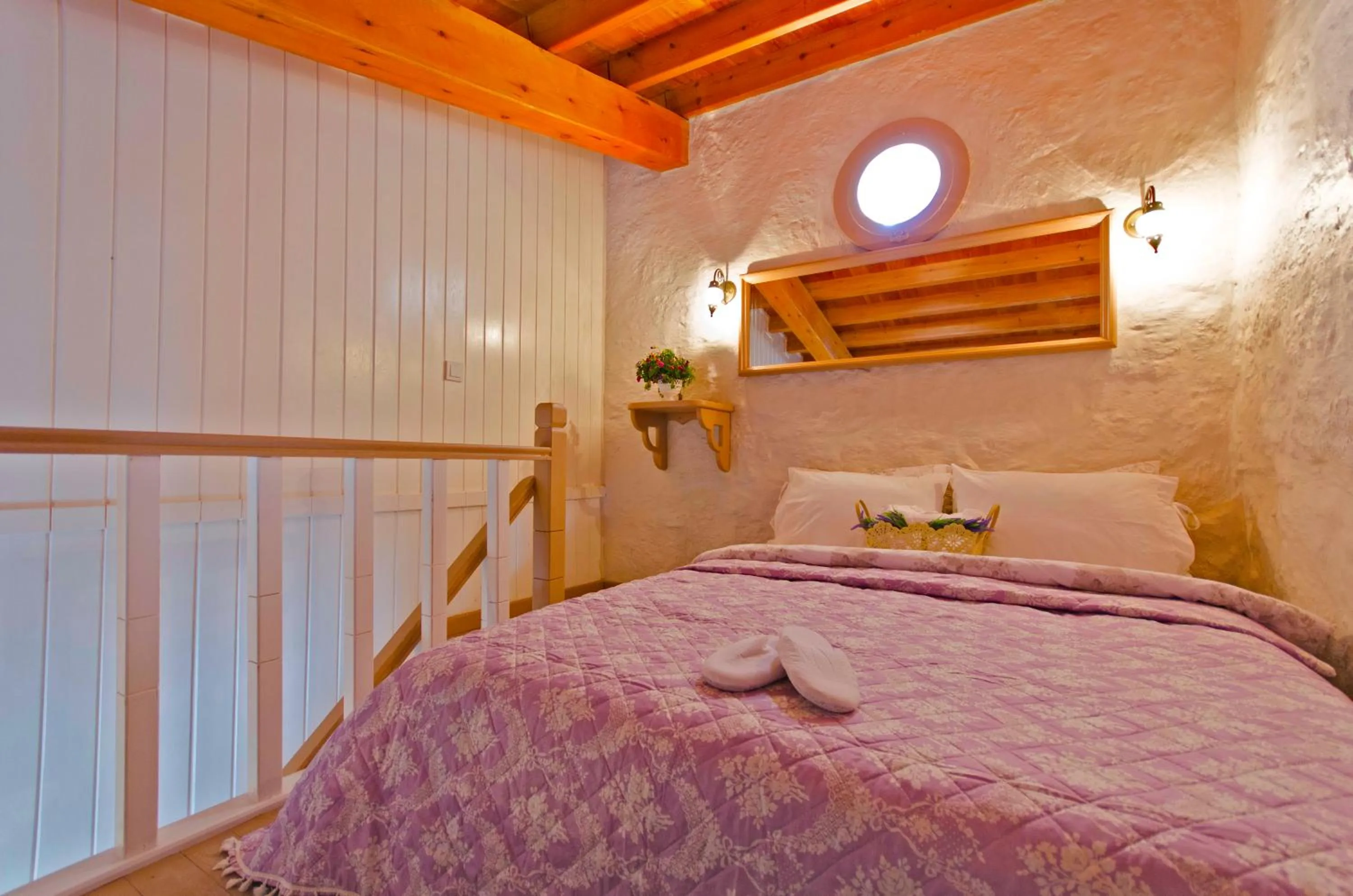 Bedroom, Bed in Lilyum Alaçatı - Taş Ev