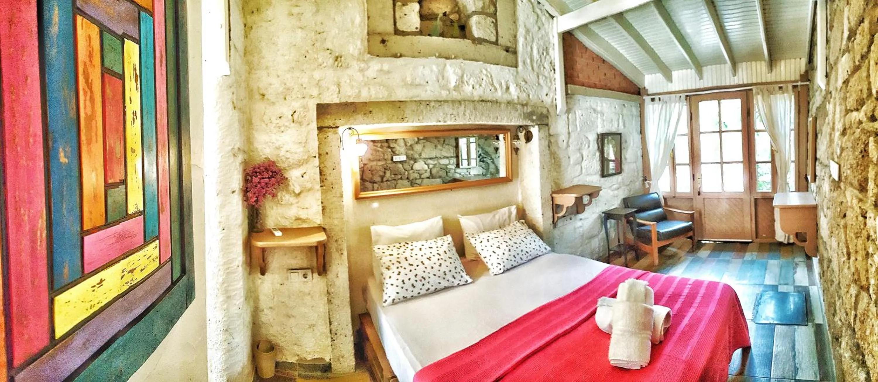 Photo of the whole room, Bed in Lilyum Alaçatı - Taş Ev