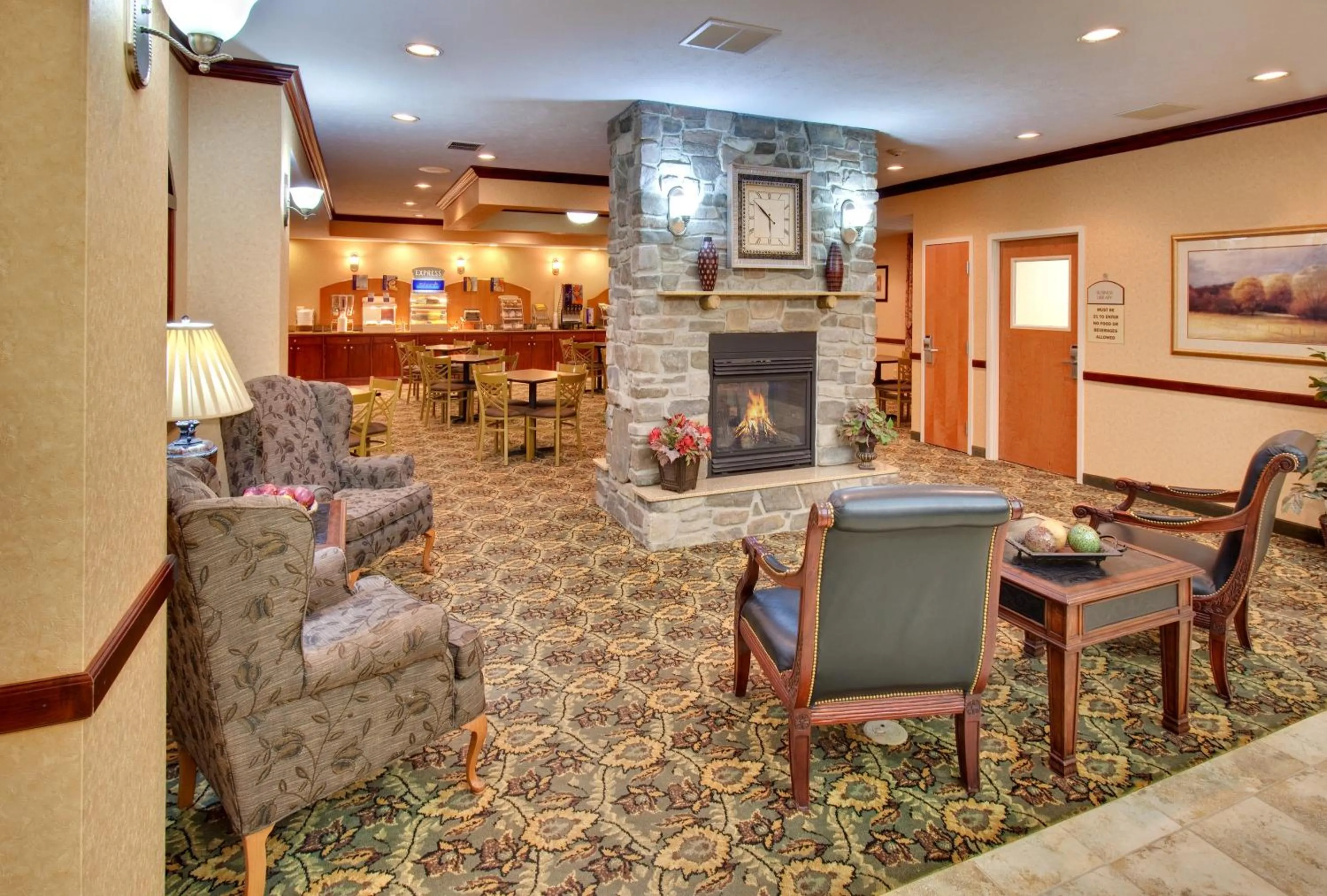 Lobby or reception in Holiday Inn Express Hotel & Suites Bismarck by IHG