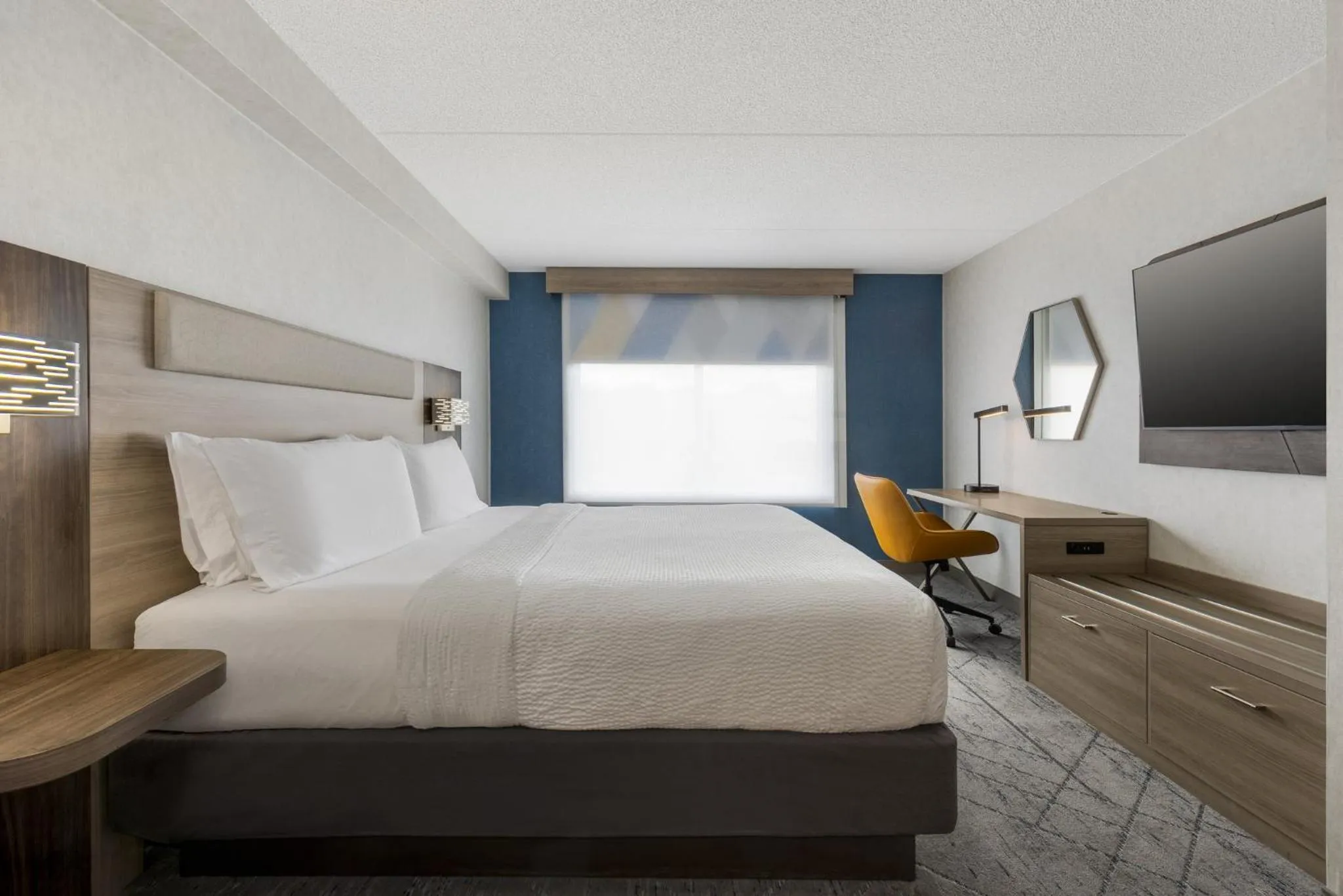 Photo of the whole room, Bed in Holiday Inn Express & Suites Ottawa East-Orleans by IHG