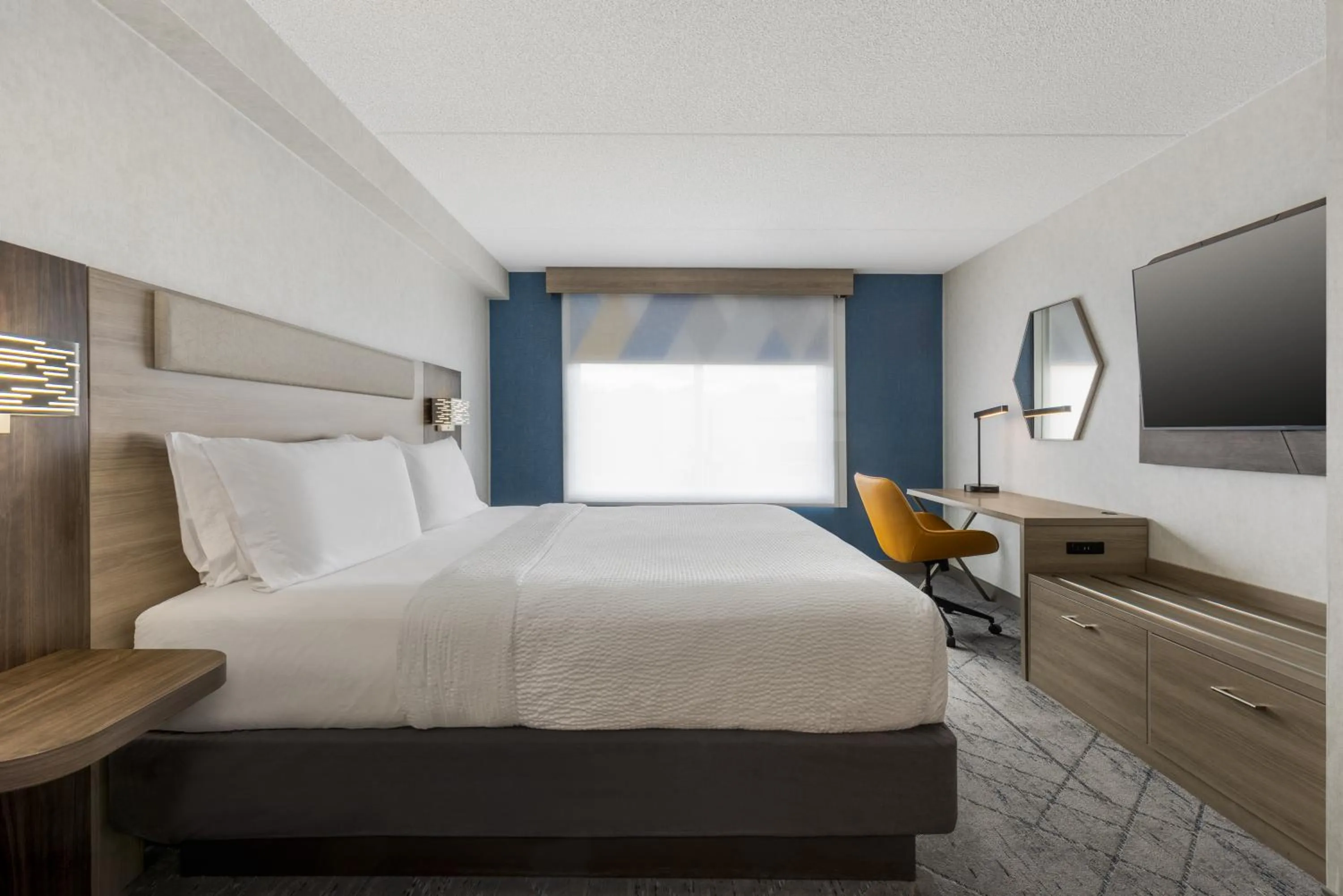 Bed in Holiday Inn Express & Suites Ottawa East-Orleans by IHG