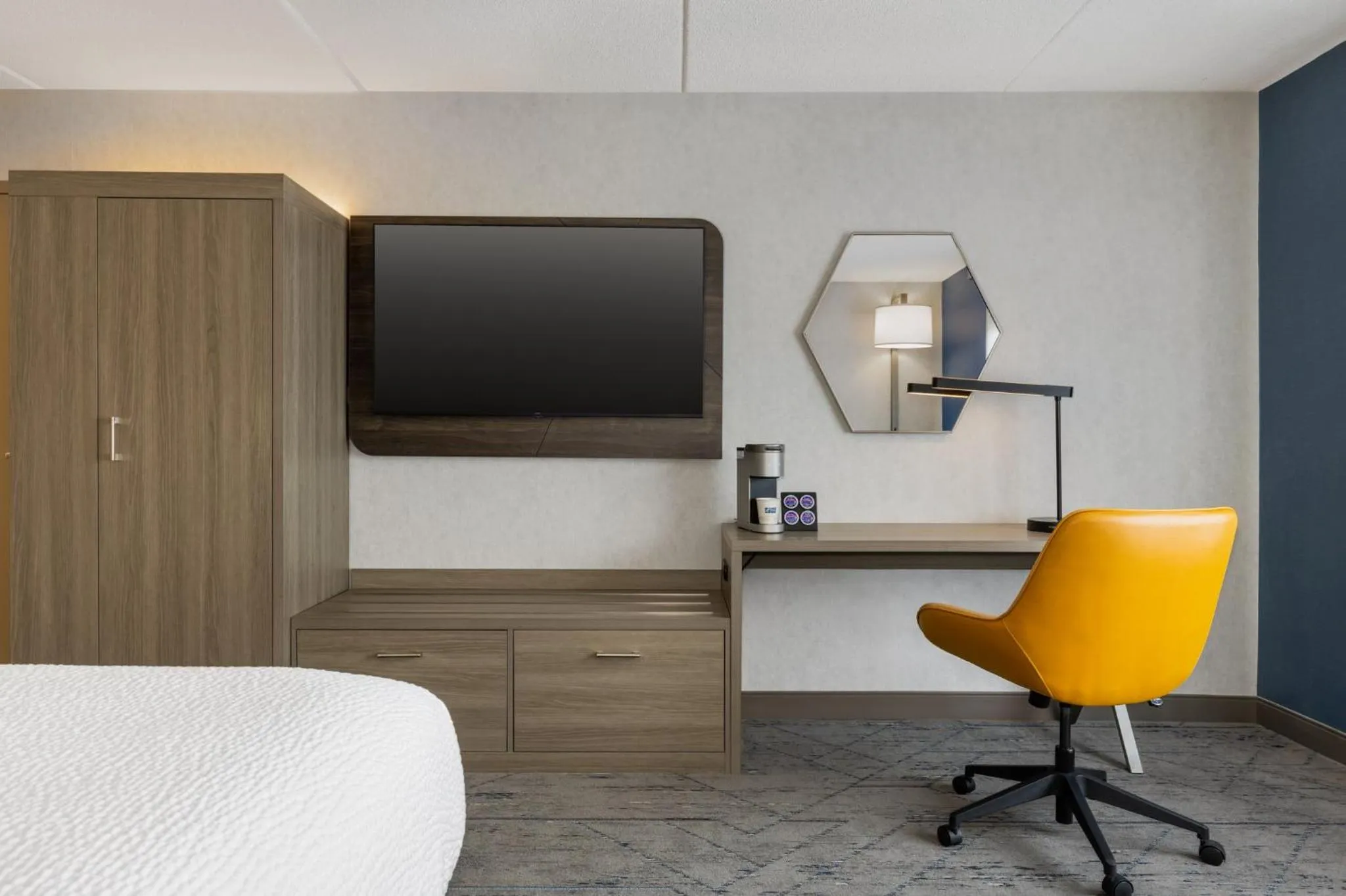 Photo of the whole room, Bed in Holiday Inn Express & Suites Ottawa East-Orleans by IHG