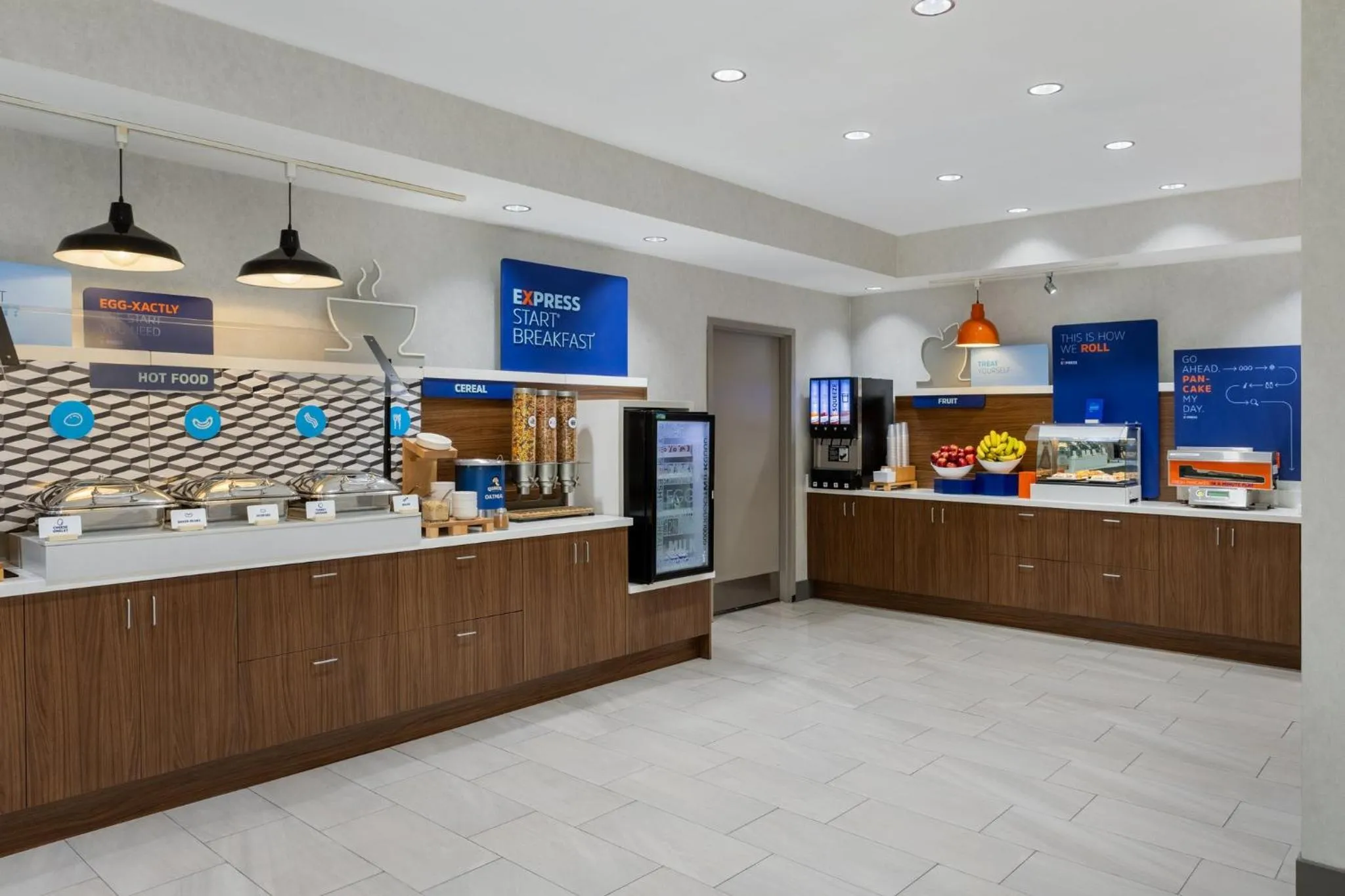 Breakfast in Holiday Inn Express & Suites Ottawa East-Orleans by IHG