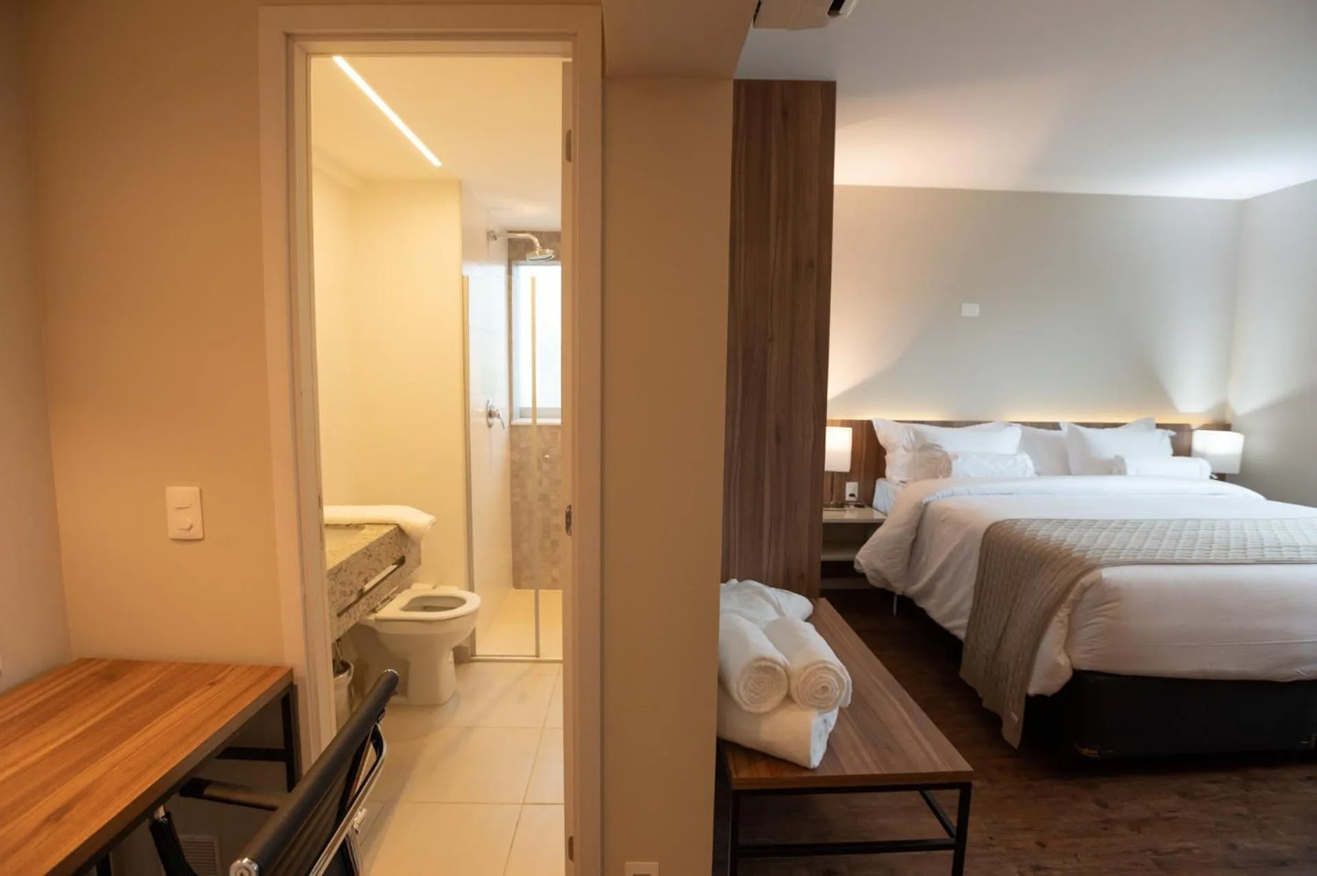 Bedroom, Bed in Intercity BH Expo