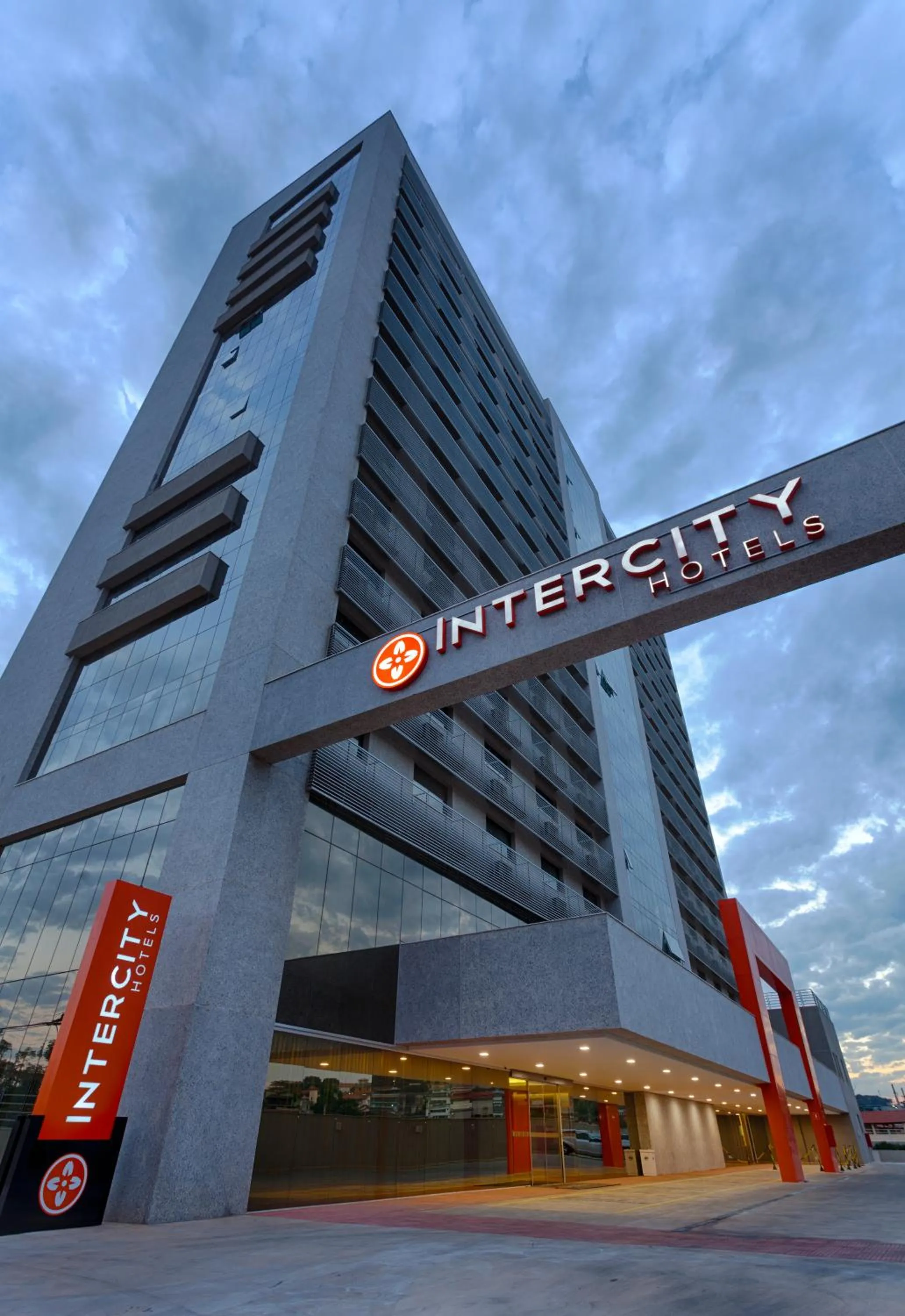 Facade/entrance in Intercity BH Expo