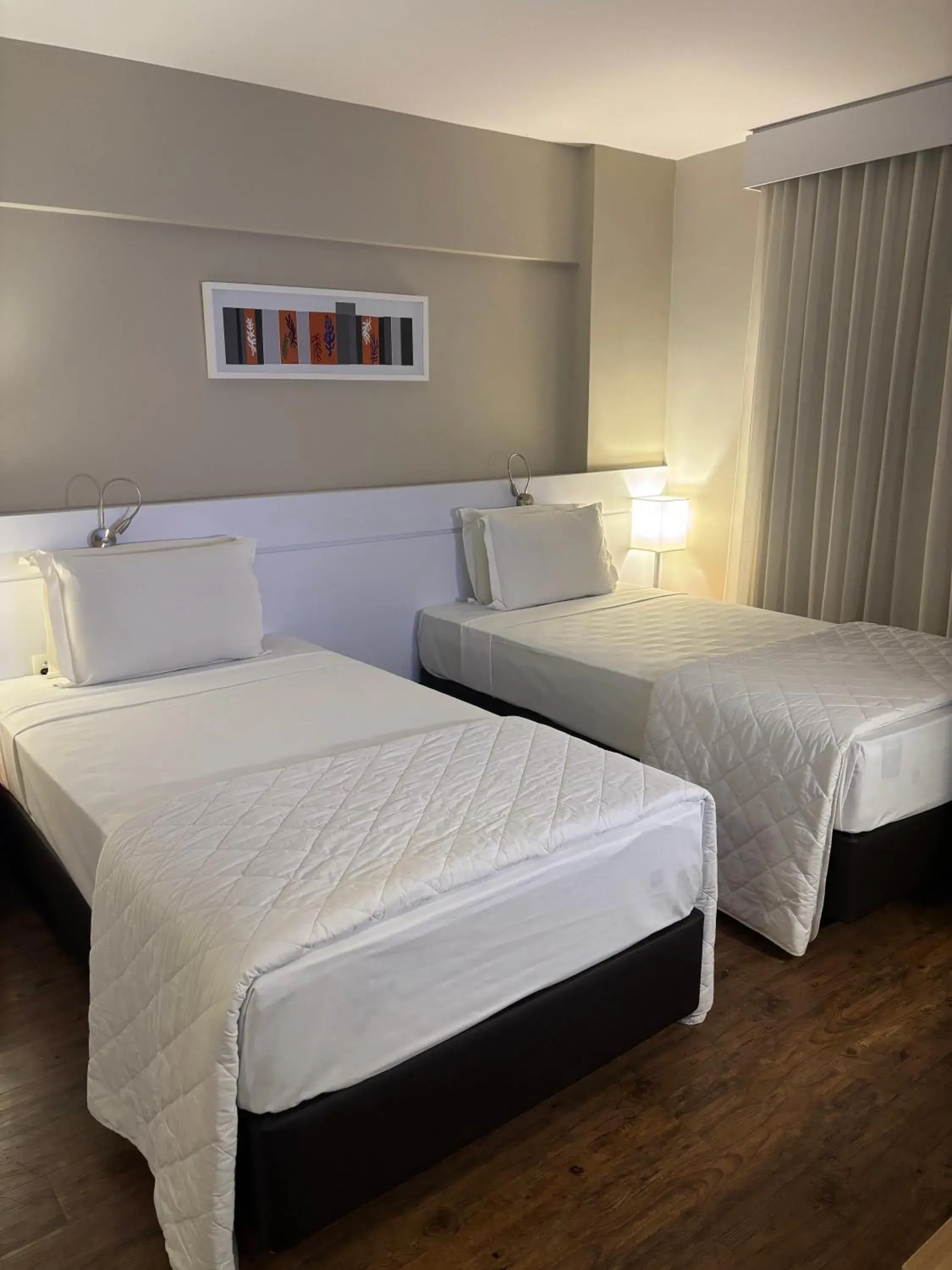 Luxe Twin Room with 2 Twin Beds in Intercity BH Expo Luxe Twin Room with 2 Twin Beds in Intercity BH Expo