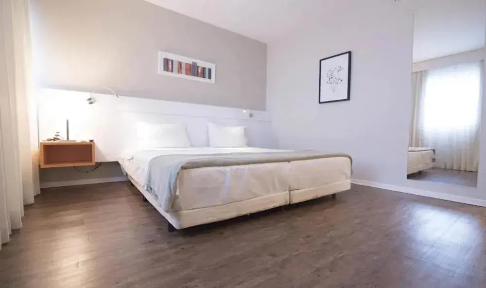 Standard PwD Disability Access - 1 Double Bed in Intercity BH Expo Standard PwD Disability Access - 1 Double Bed in Intercity BH Expo