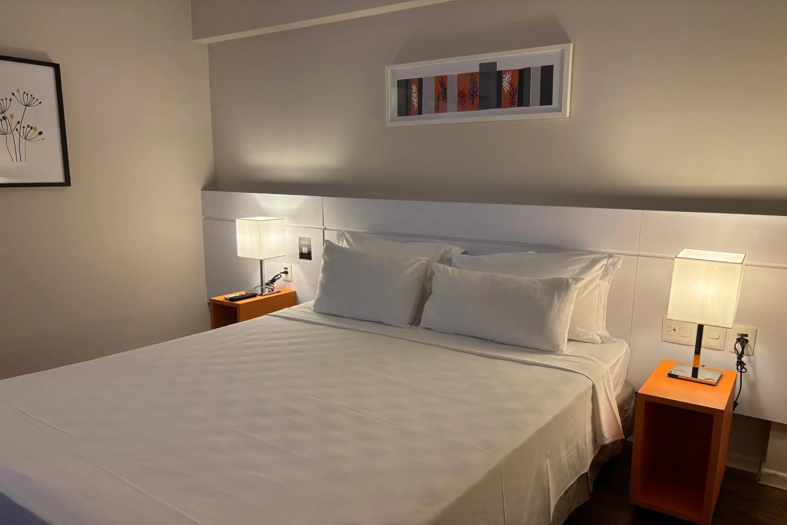 Standard Double Room with Queen Bed in Intercity BH Expo Standard Double Room with Queen Bed in Intercity BH Expo