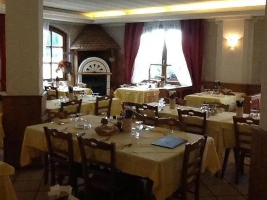 Restaurant/places to eat in Hotel Tosa