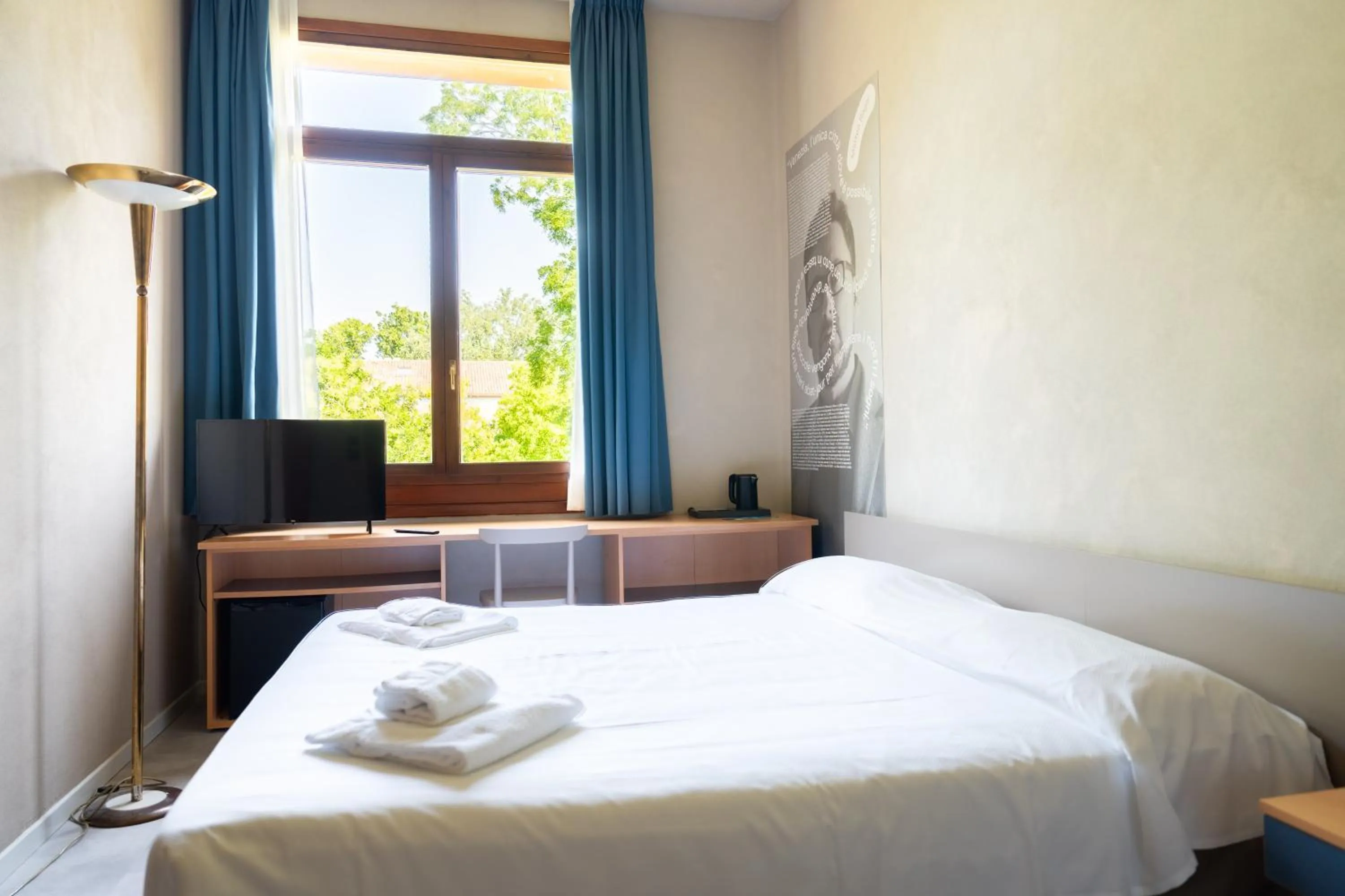 Bedroom, Bed in Isola di San Servolo - Centro Soggiorno