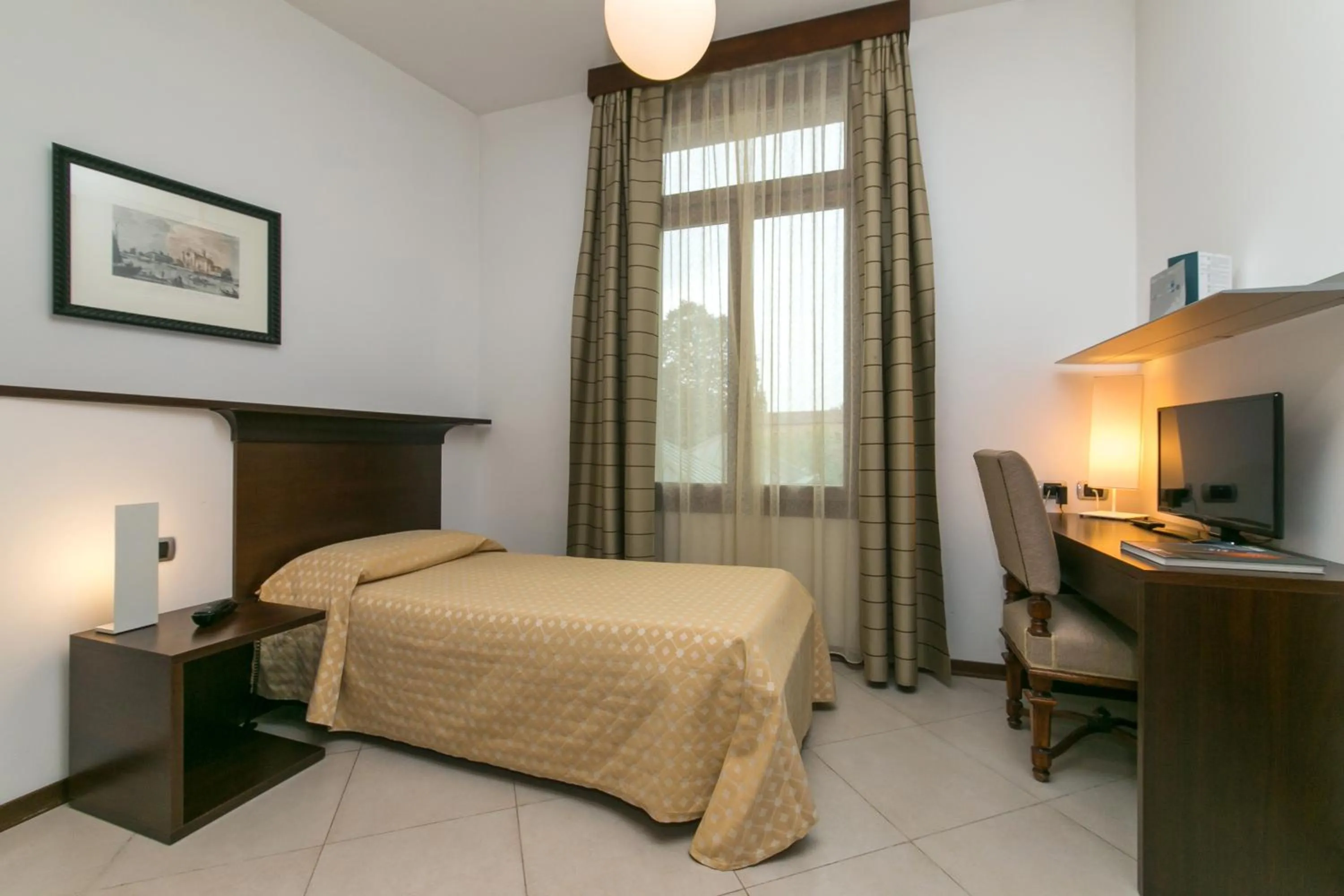 Bedroom, Bed in Isola di San Servolo - Centro Soggiorno