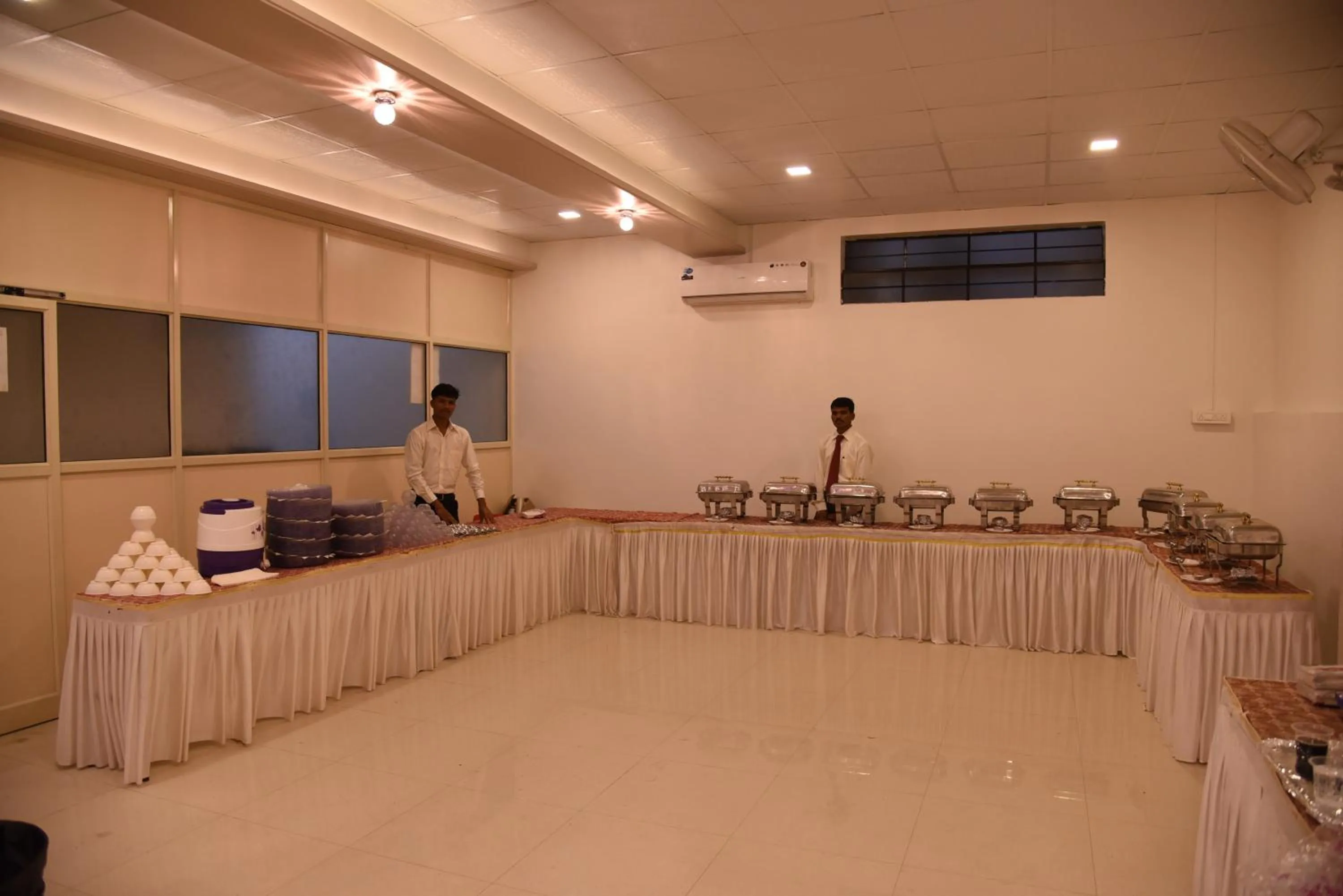 Food in Hotel Gulmohar Pride