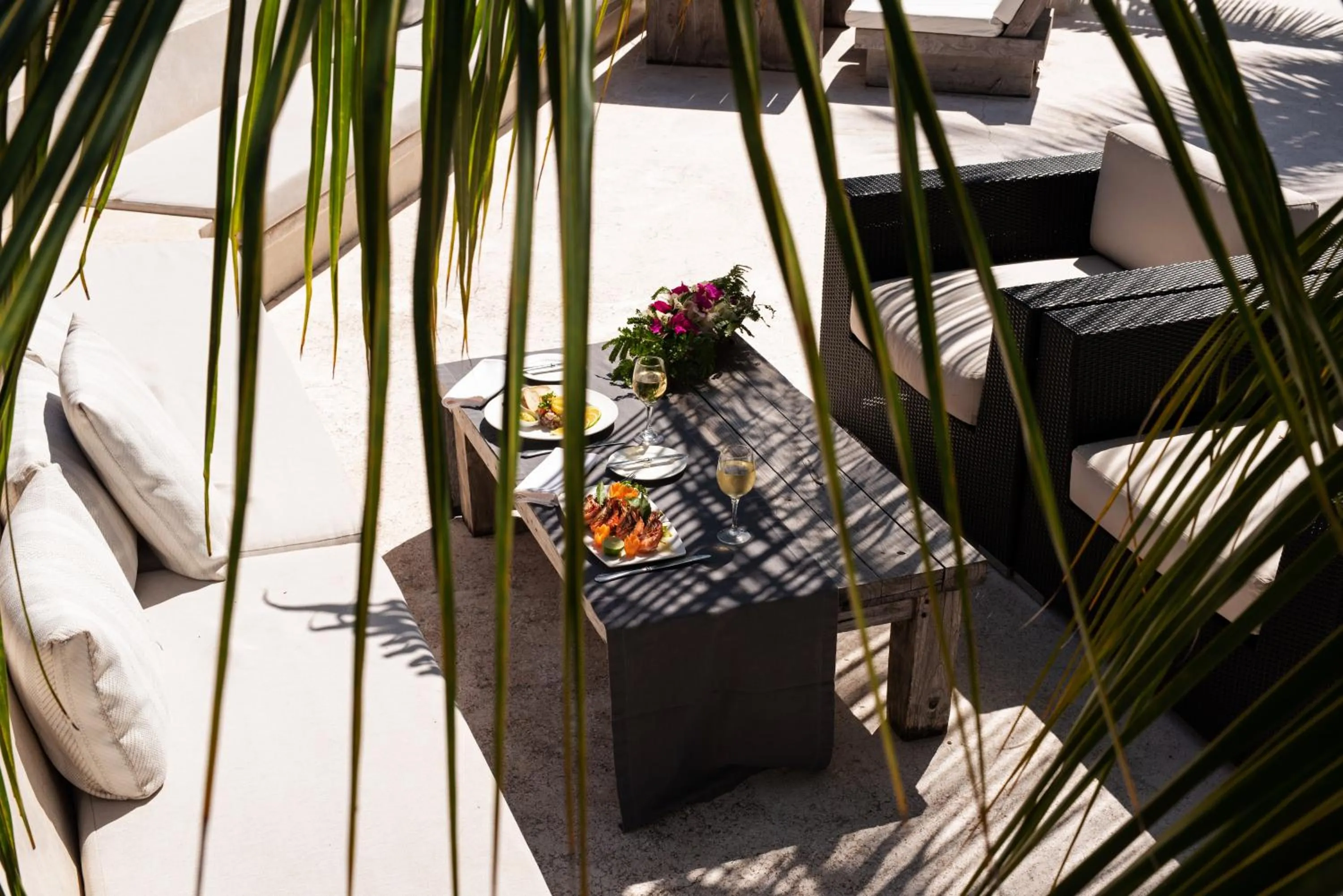 Restaurant/places to eat in Qambani Luxury Resort