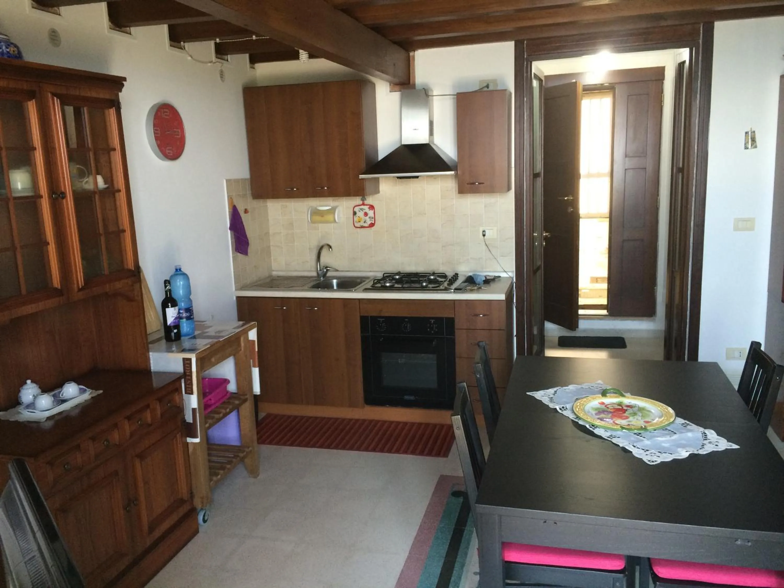 Kitchen or kitchenette in Tolomei House Holidays Sea View
