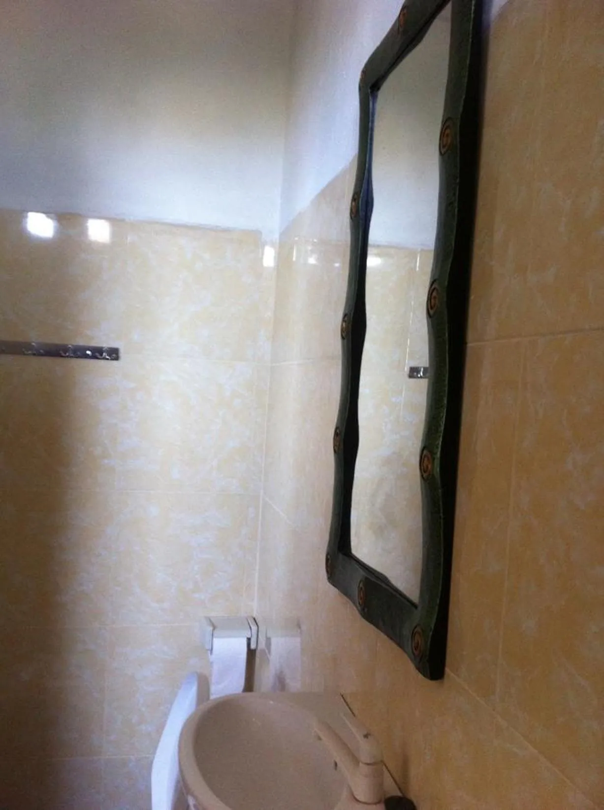 Amed Sari Beach Guesthouse