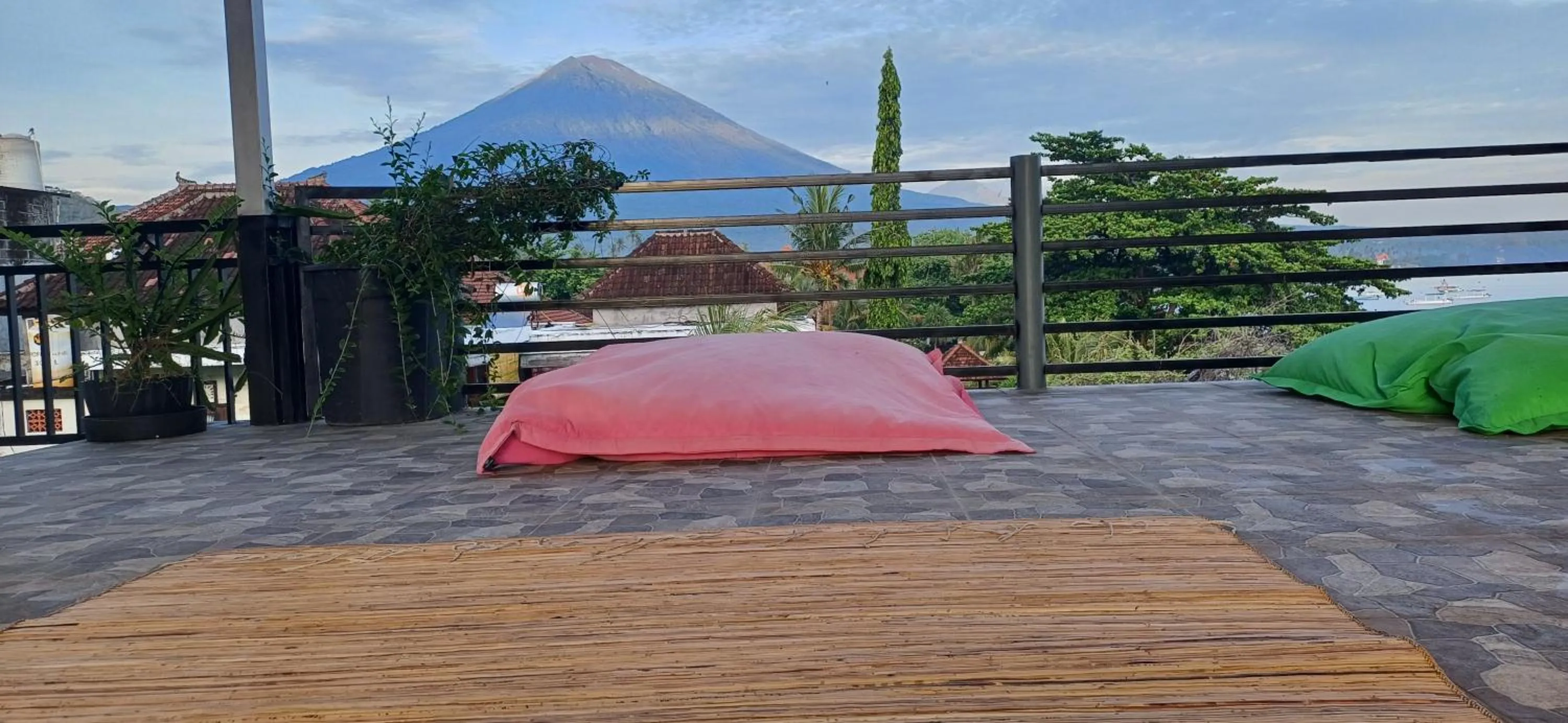 Bed in Amed Sari Beach Guesthouse