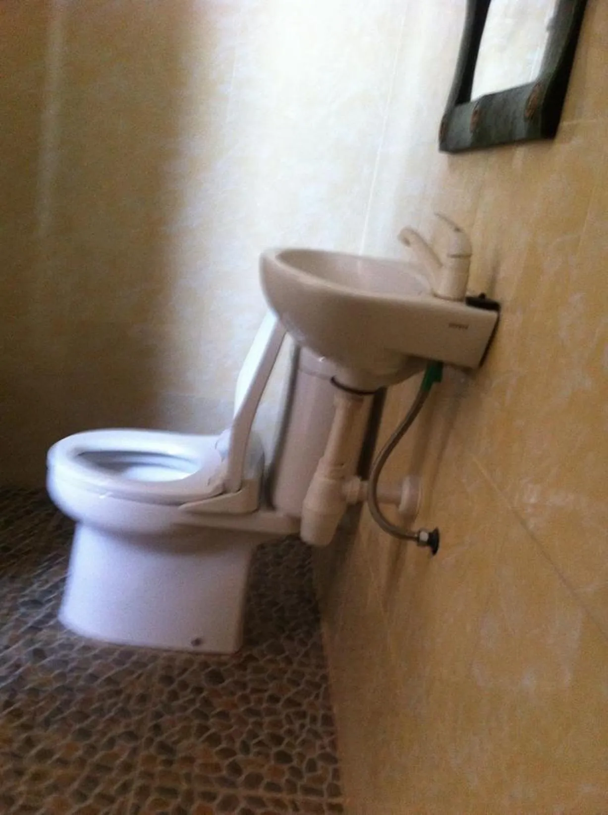 Amed Sari Beach Guesthouse