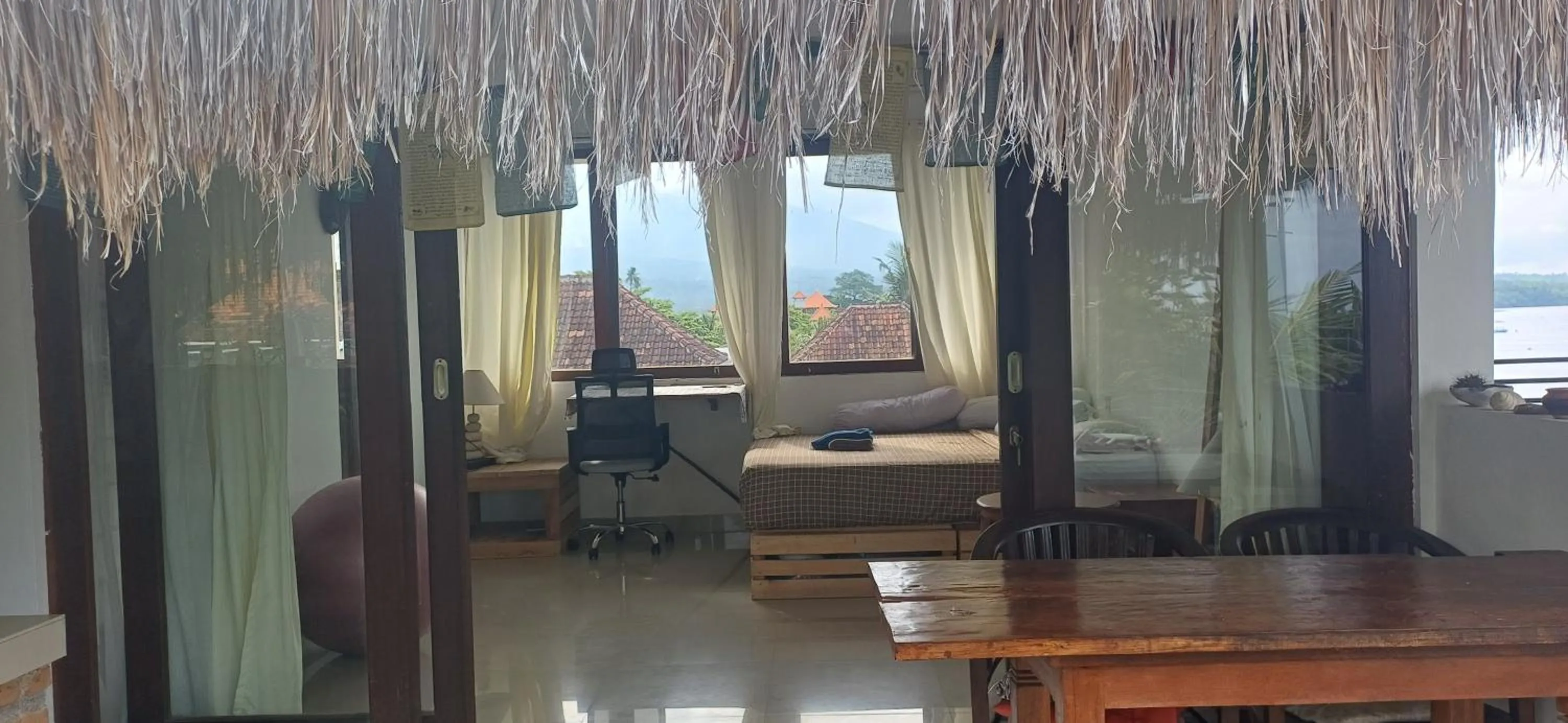 Amed Sari Beach Guesthouse