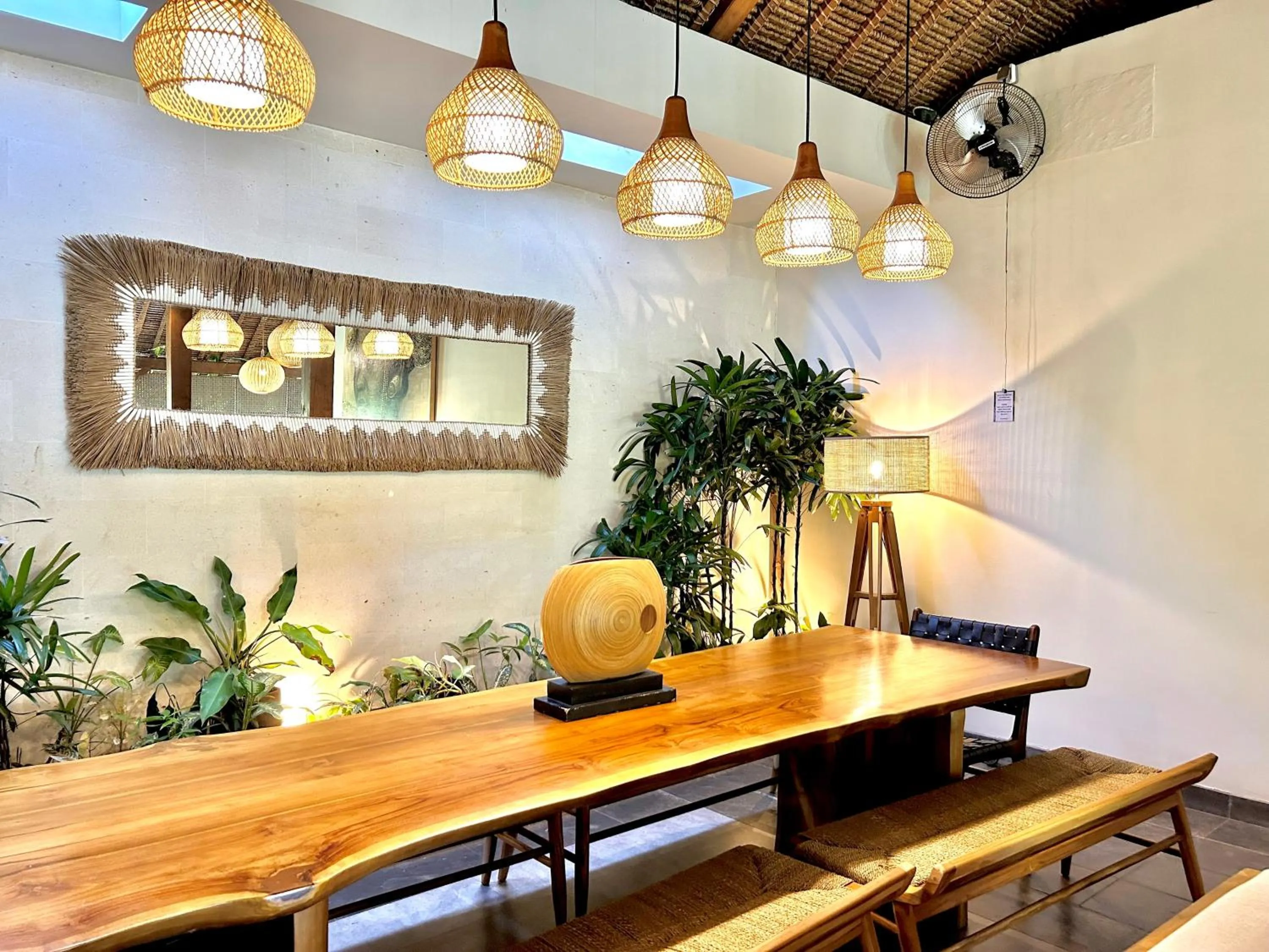 Restaurant/places to eat in Karmagali Suites Adults only & Private Pool Family Villas