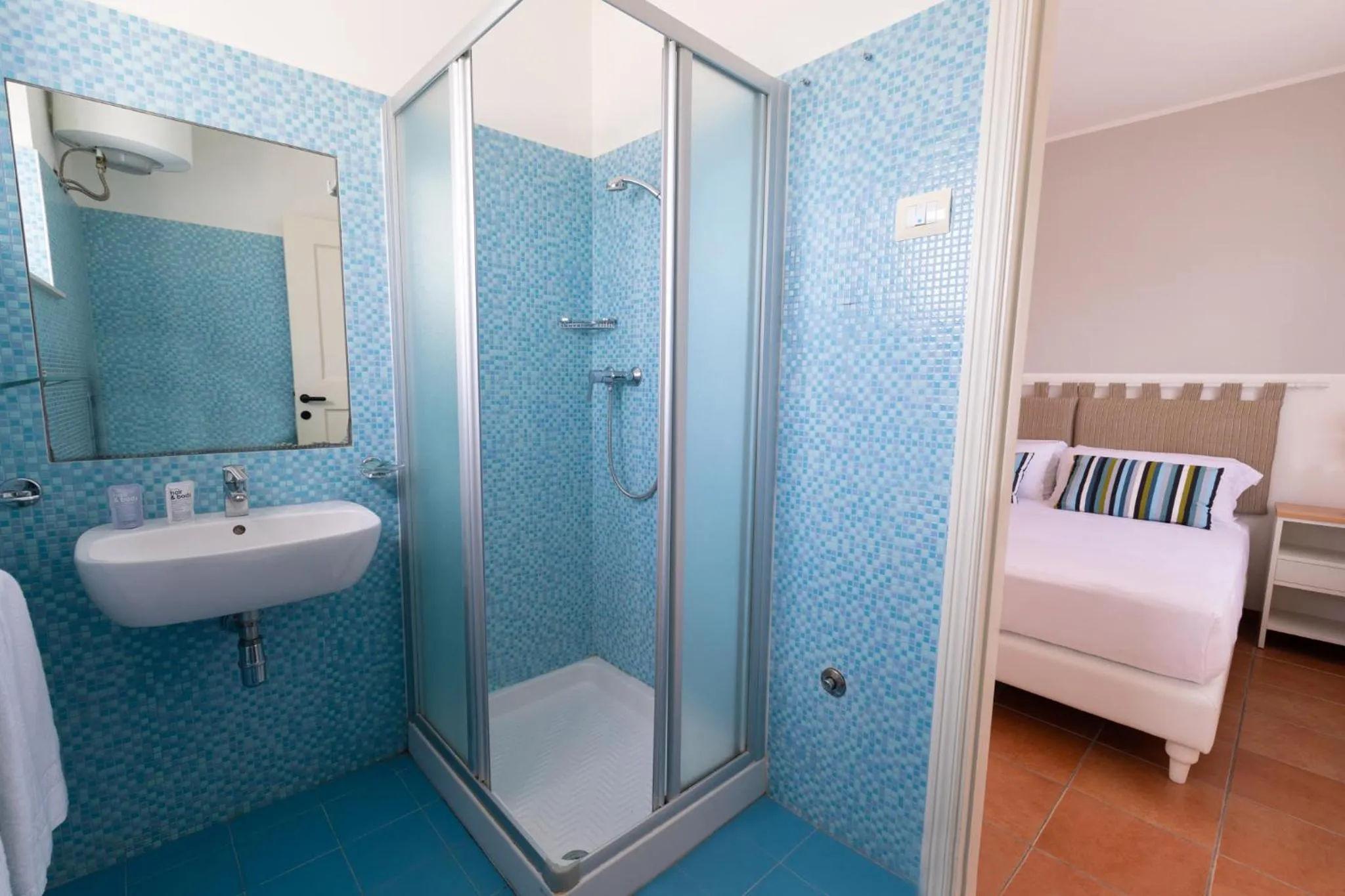 Bathroom, Bed in Lido Azzurro