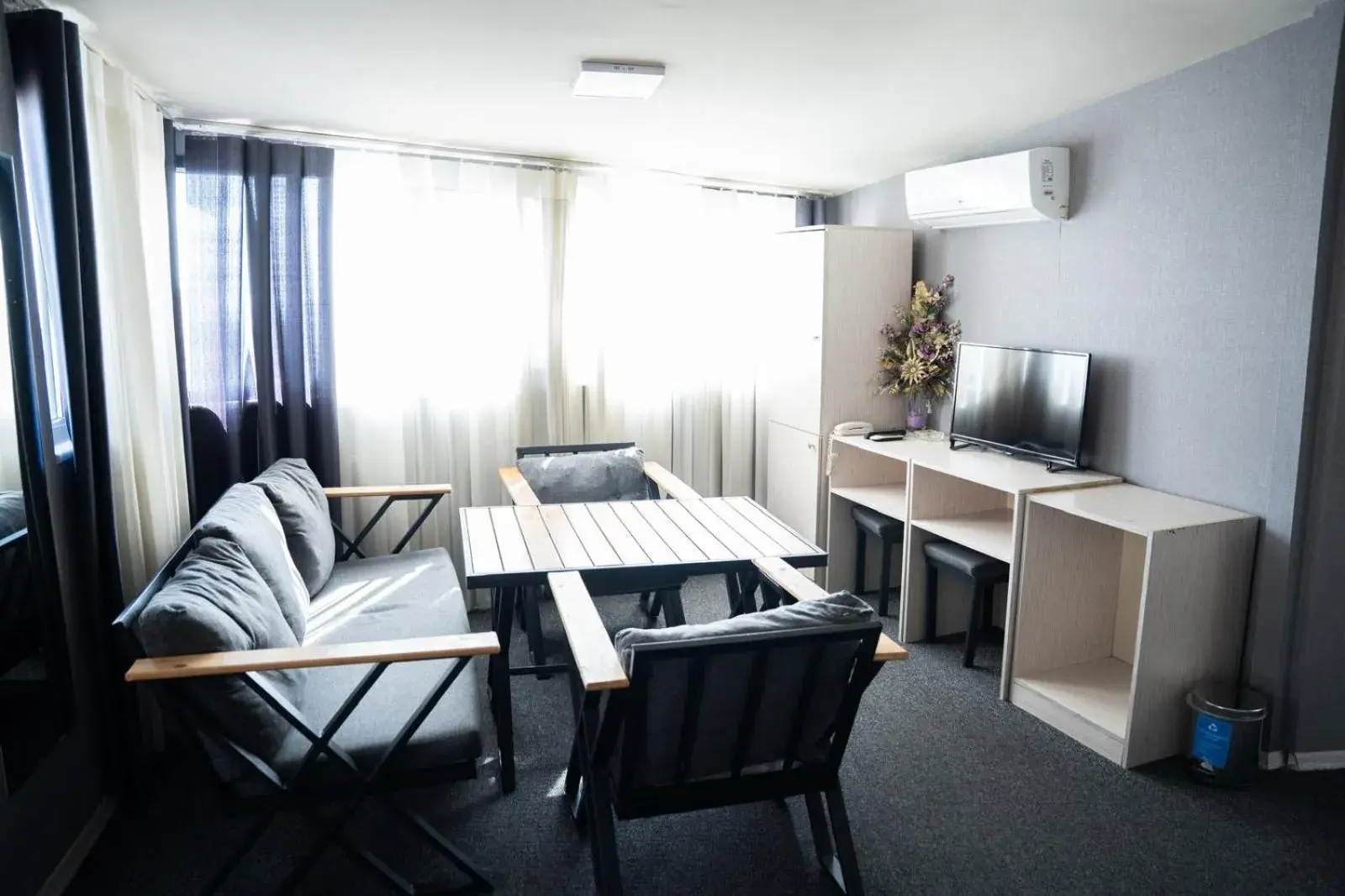 Suite - single occupancy in Grand Ahi Hotel Suite - single occupancy in Grand Ahi Hotel