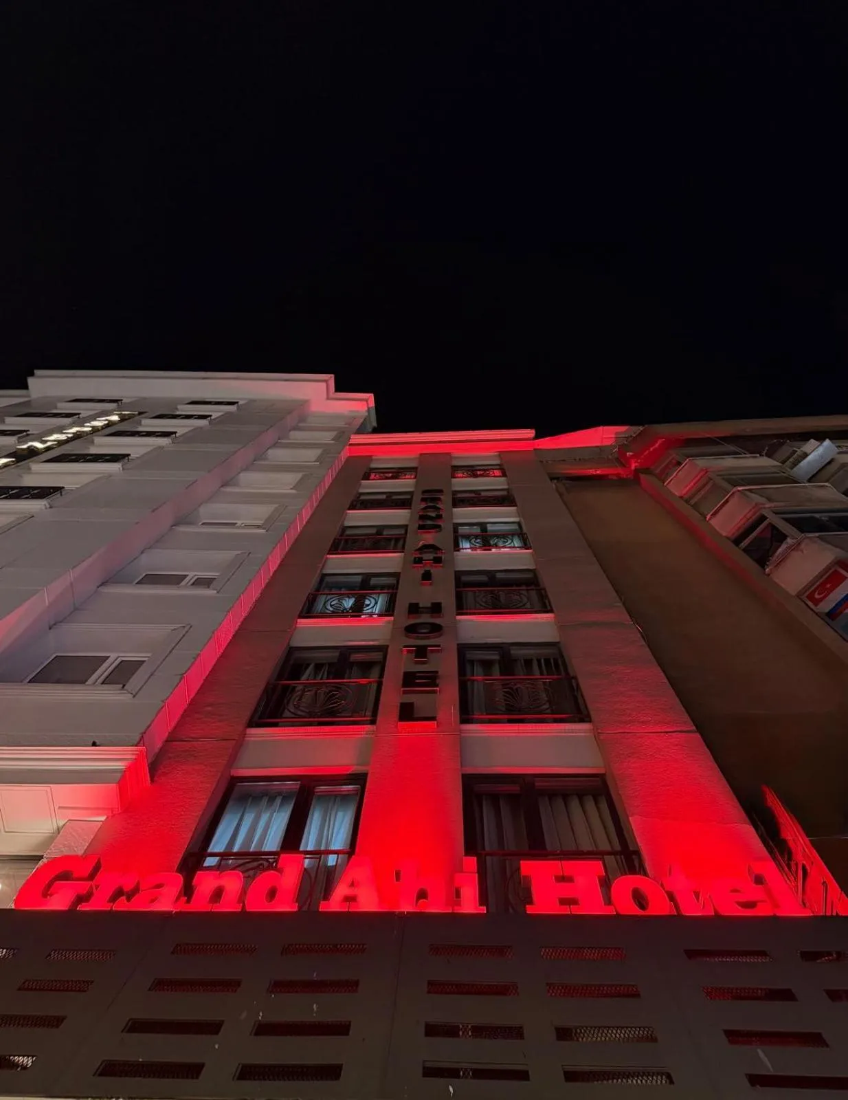 Grand Ahi Hotel