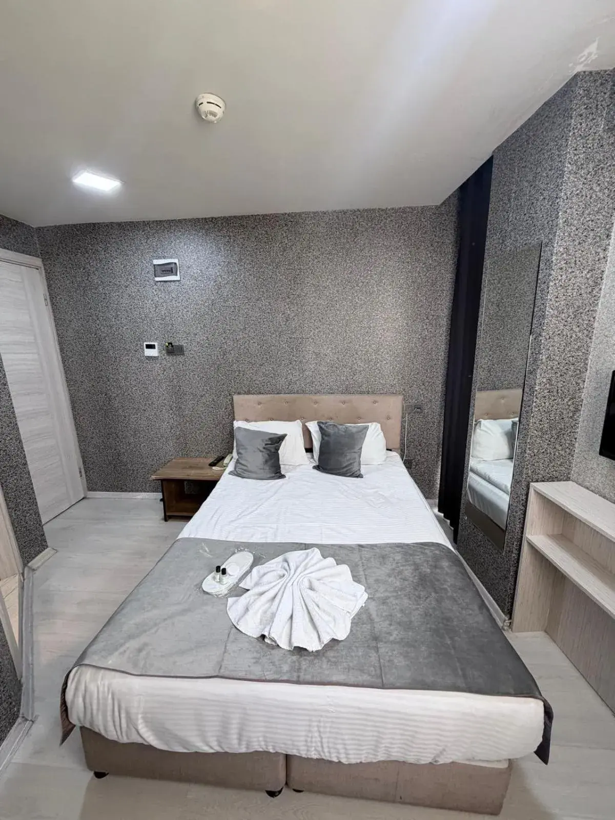 Double Room - single occupancy in Grand Ahi Hotel Double Room - single occupancy in Grand Ahi Hotel