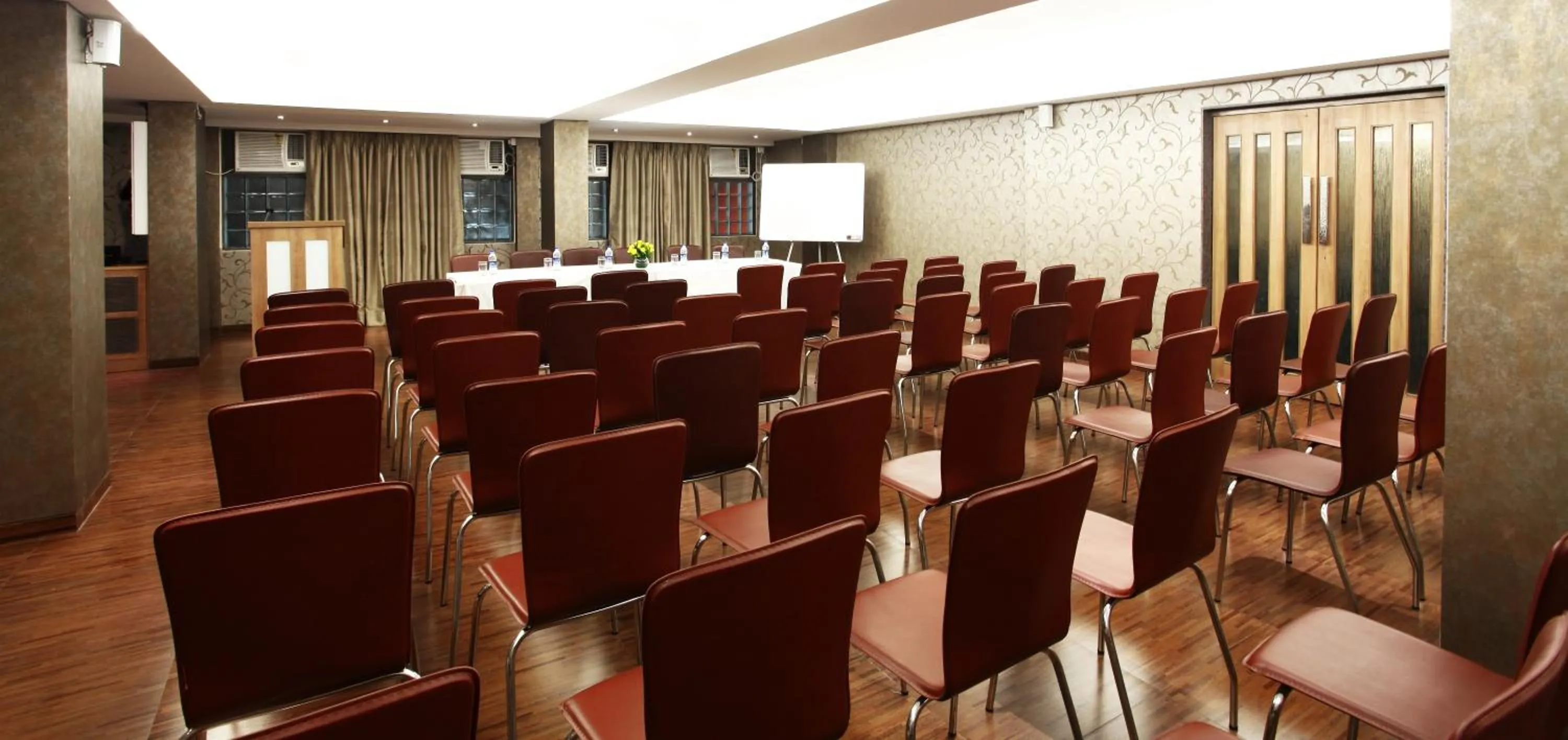 Meeting/conference room in Hotel Maharana Inn Chembur