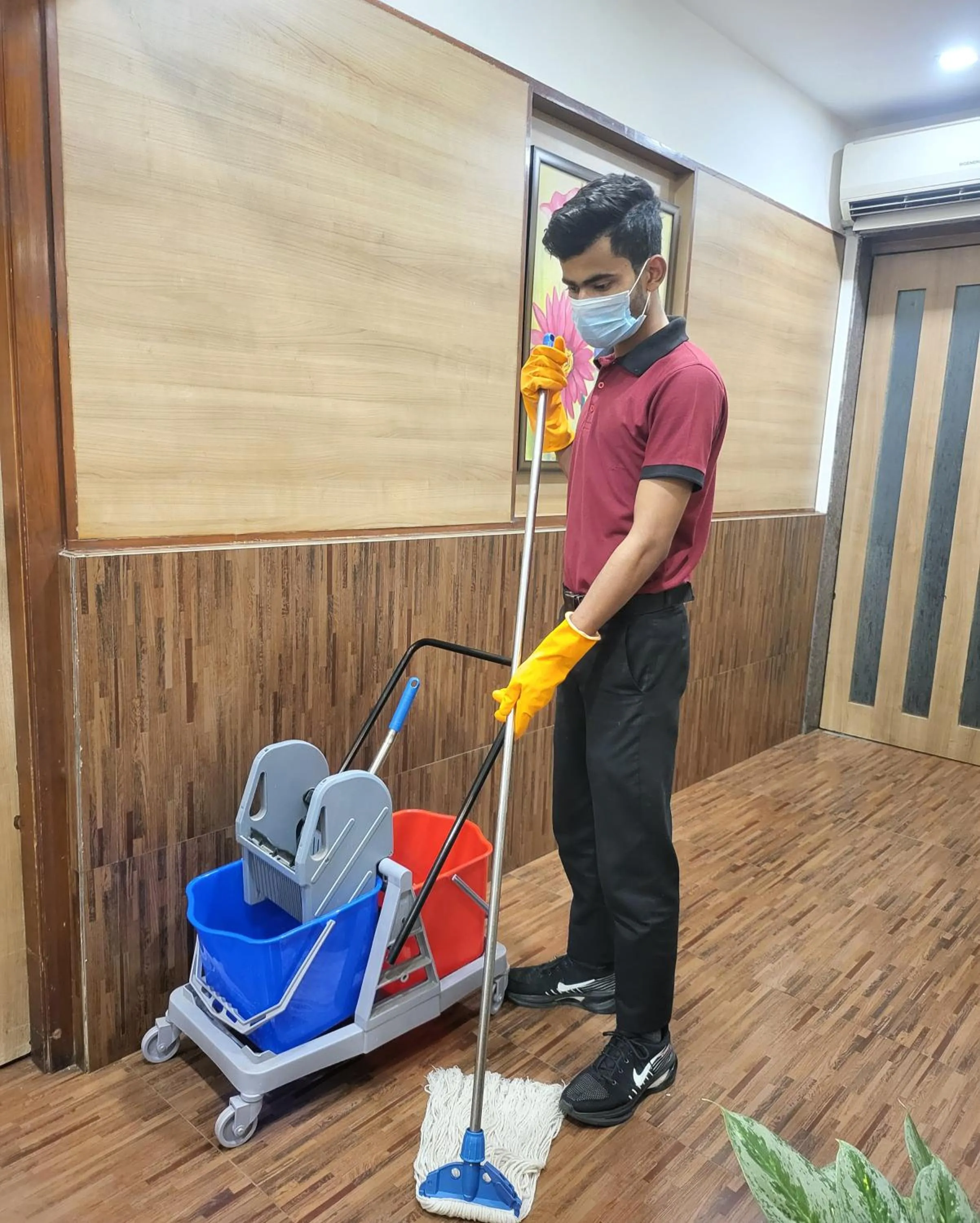 People in Hotel Maharana Inn Chembur