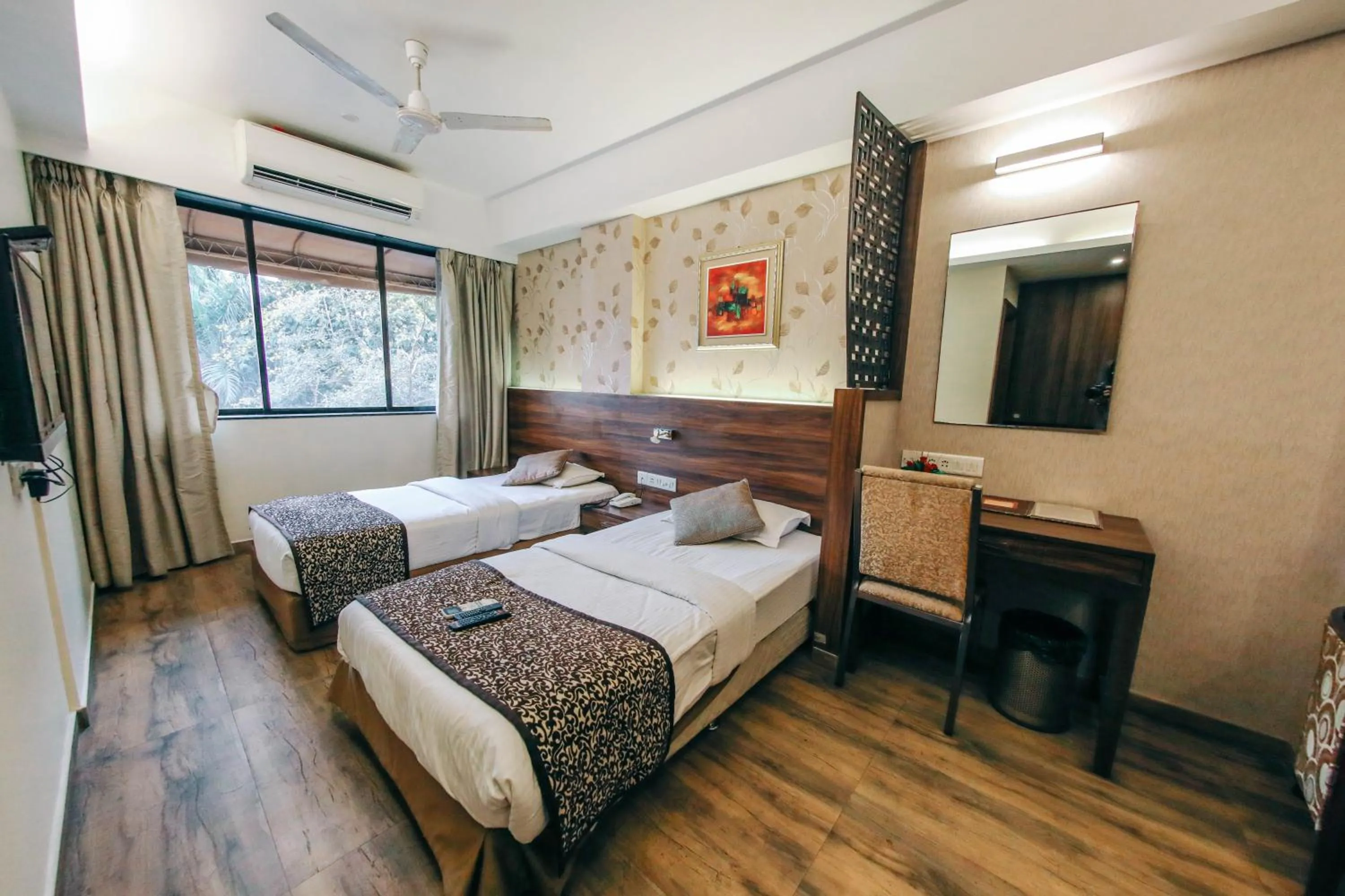Bed in Hotel Maharana Inn Chembur