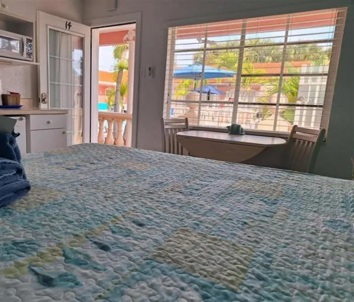 Bed in Blind Pass Resort Motel