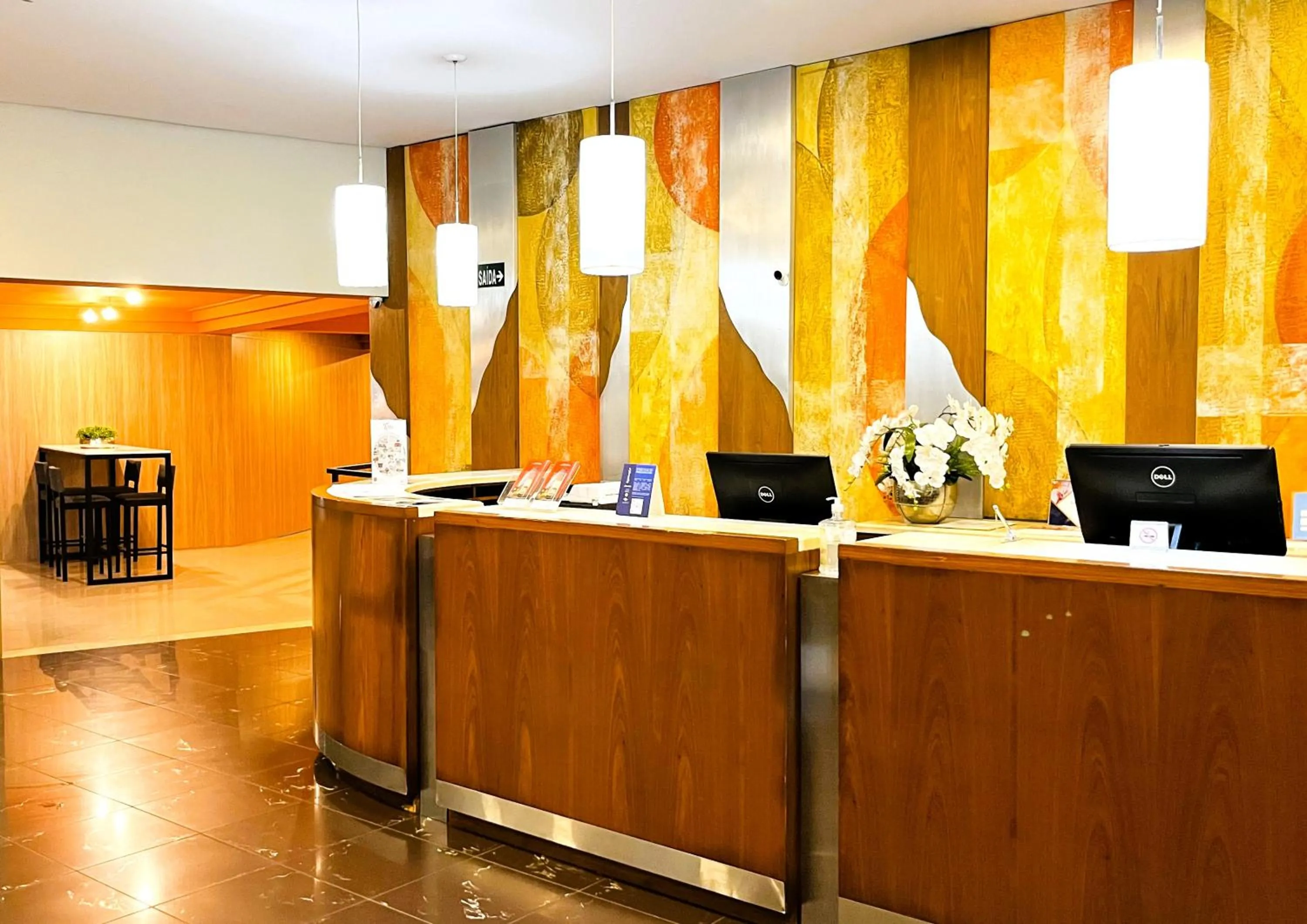 Le Village Flats e Hotel