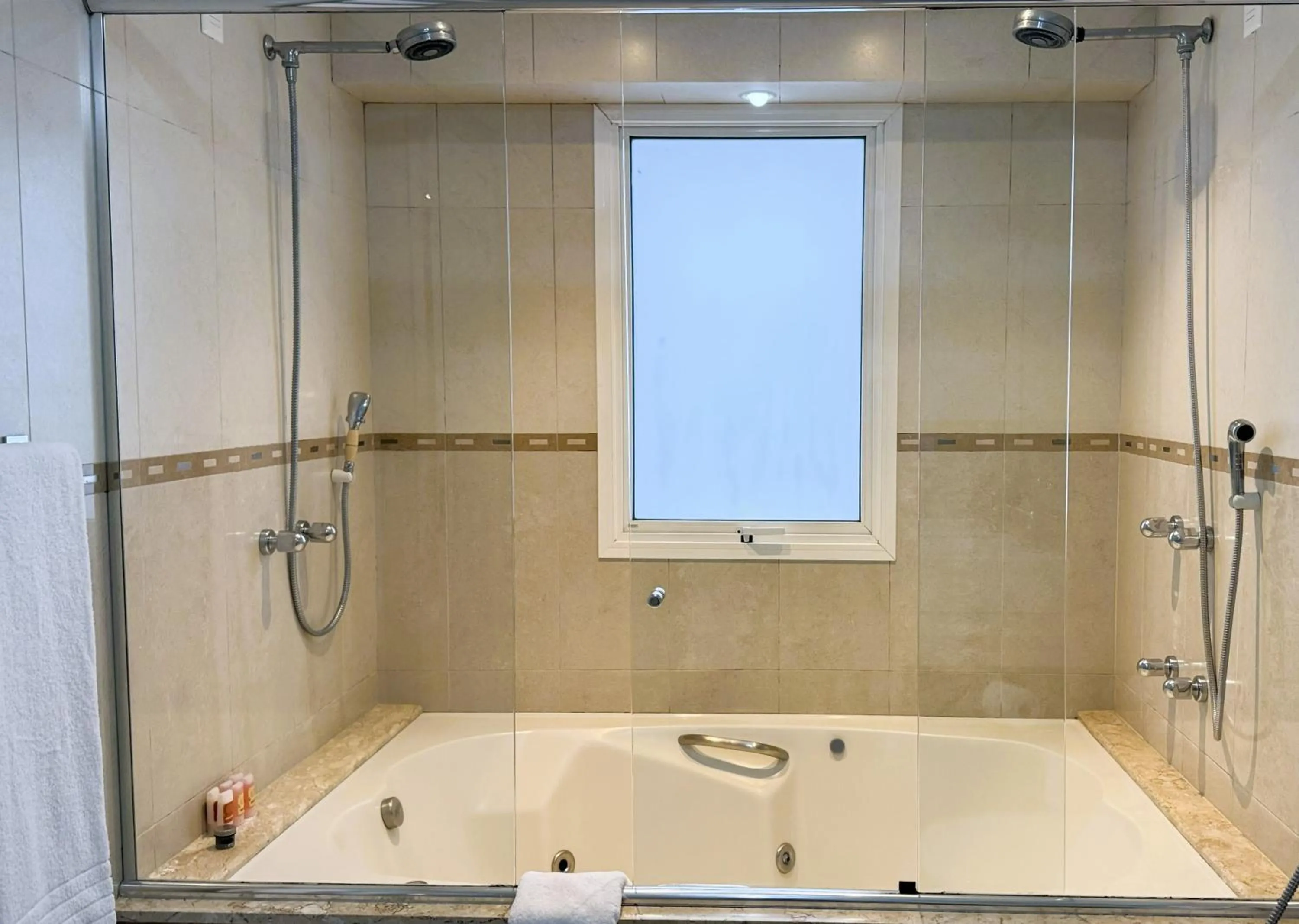 Le Village Flats e Hotel