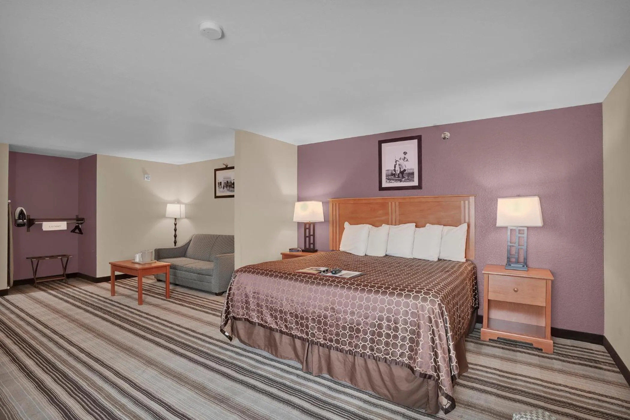 Bed in Bowman Lodge & Convention Center