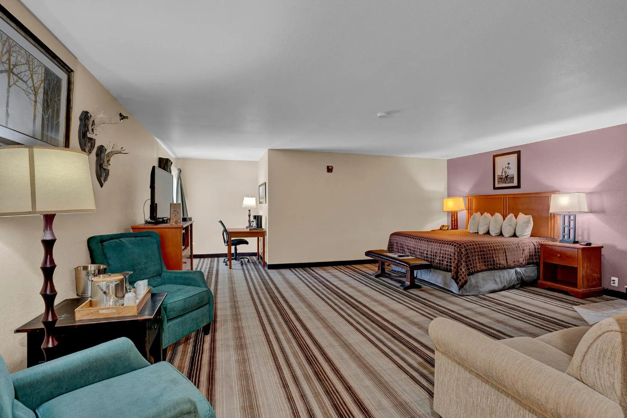 Bed in Bowman Lodge & Convention Center